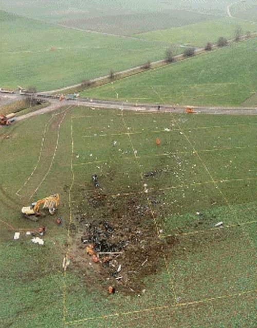 CRX498 Wreckage.jpg