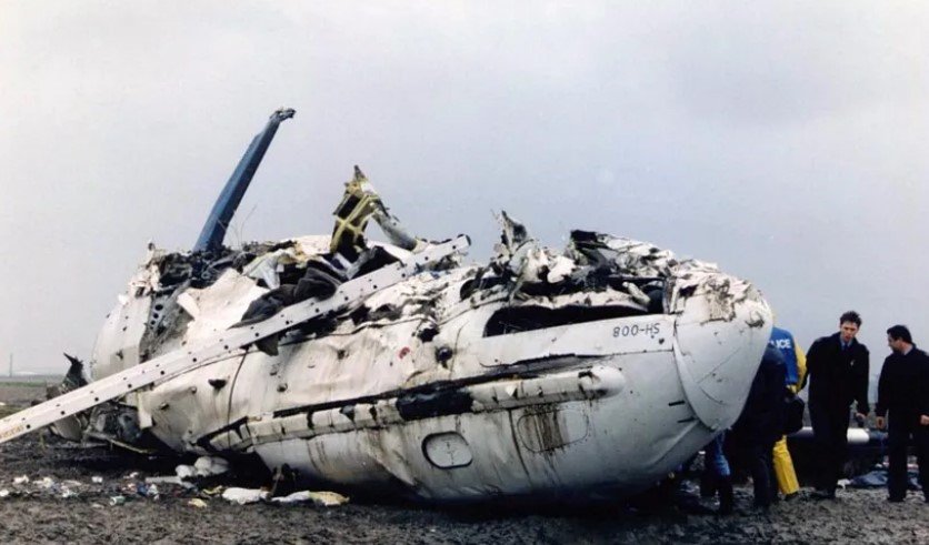 KLC433 Wreckage 3.jpg