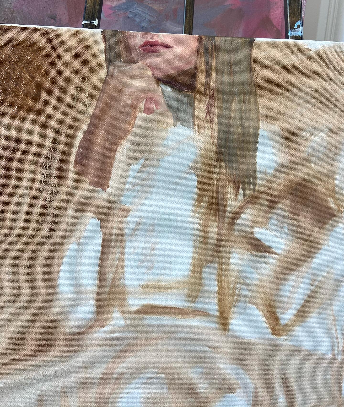 💭 i used to sketch out my figure and grid it perfectly ~ but for me ~ i&rsquo;ve found using a loose underpainting is my favorite. 
It&rsquo;s easier to start a piece this way and allow it to emerge more organically from the canvas ~ trusting it wil