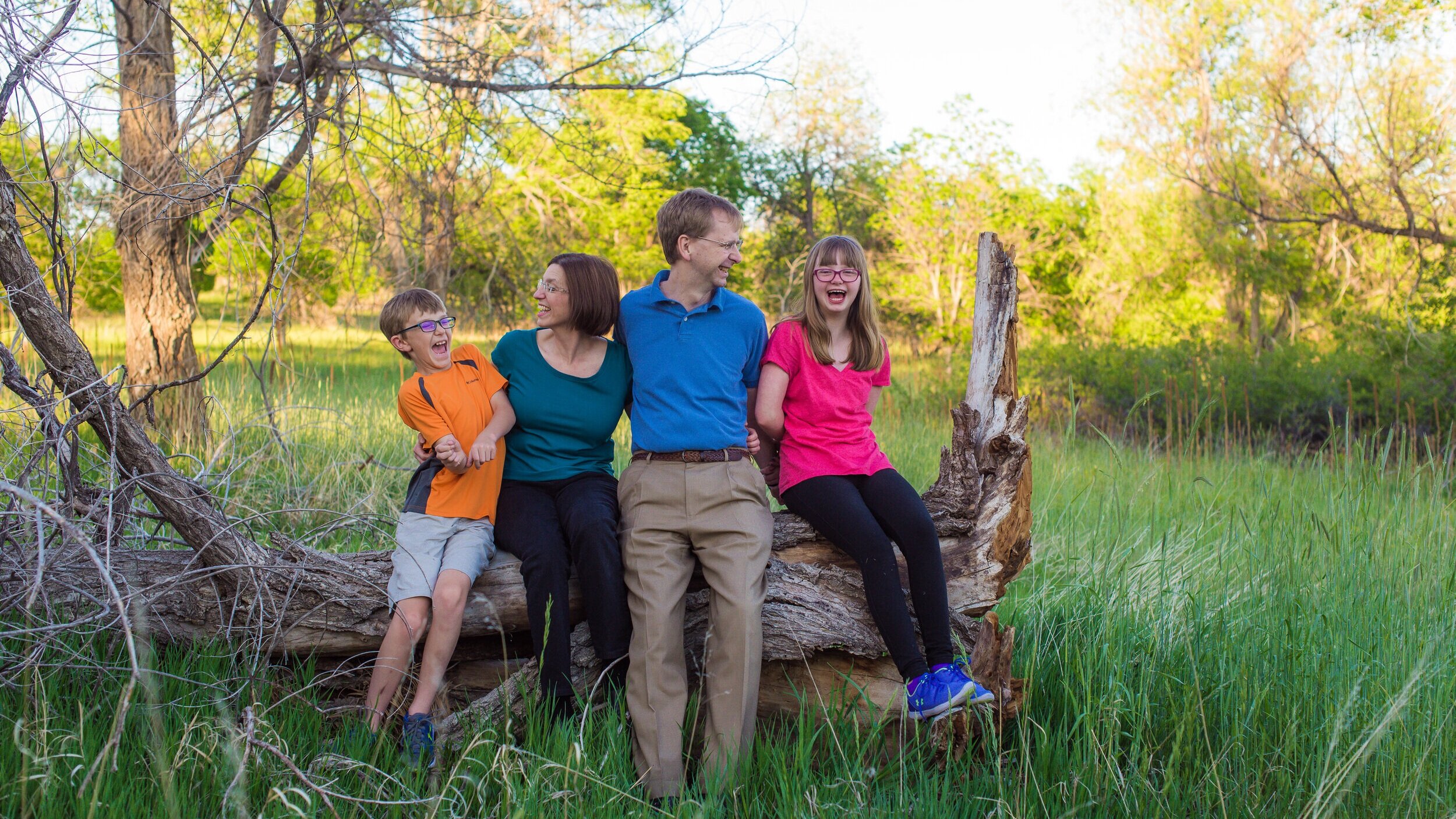 AarestadFamilySessionandHeadshot-devorahroldanphotography-11.jpg
