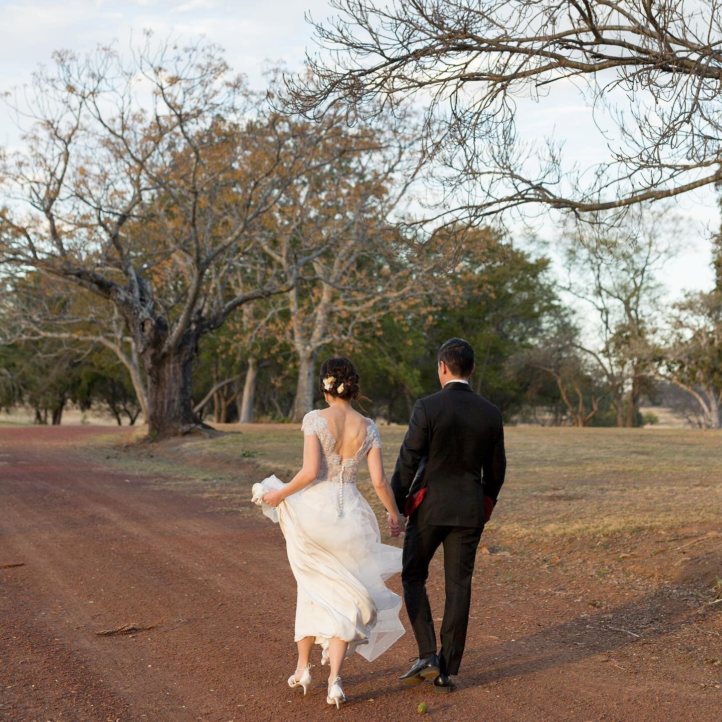 We love incorporating the natural environment and landscapes into our images. We are so blessed to live in such a beautiful part of this country. 

Dress- @moirahughescouture

#australianlandscape
#ruralweddings
#southeastqld
#qldweddingphotographer
