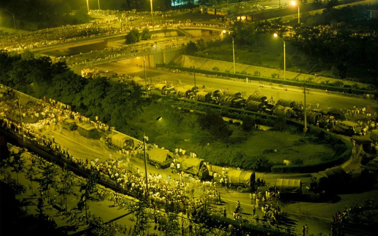tiannamen-square-3-compressor.jpg
