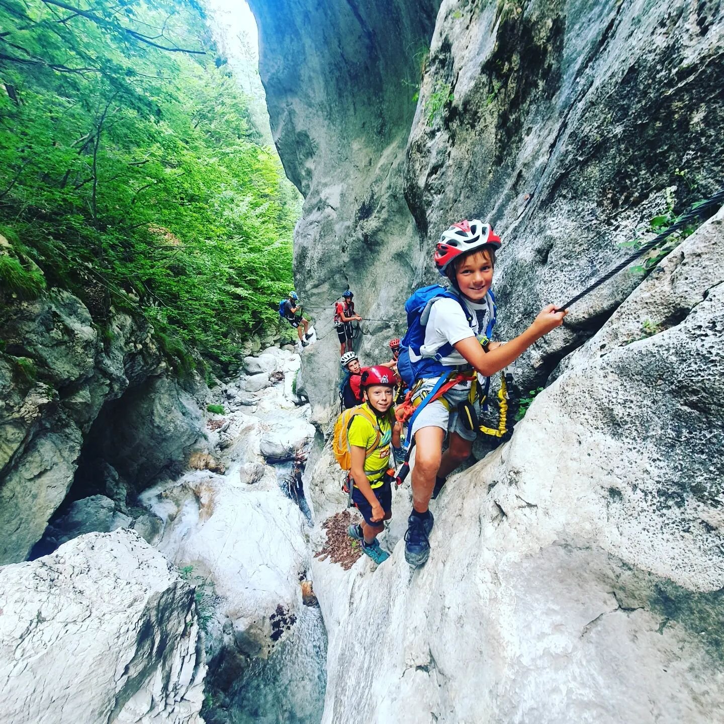 &quot;Experience is the hardest kind of teacher. It gives you the test first and the lesson afterward.&quot; #feratekranjskagora #kidsthatclimb #youngcamp #gremovhribe #gremomiposvoje #mojstranskevevrce