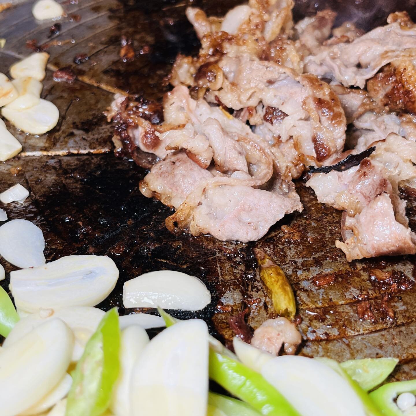BUFFET-STYLE KOREAN BARBECUE IN BAGUIO CITY!

Korean Palace is a popular Korean barbecue spot in Baguio City. What I like about this spot is that its meats and side dishes are served buffet-style. So you don&rsquo;t have to wait for the waiters to br