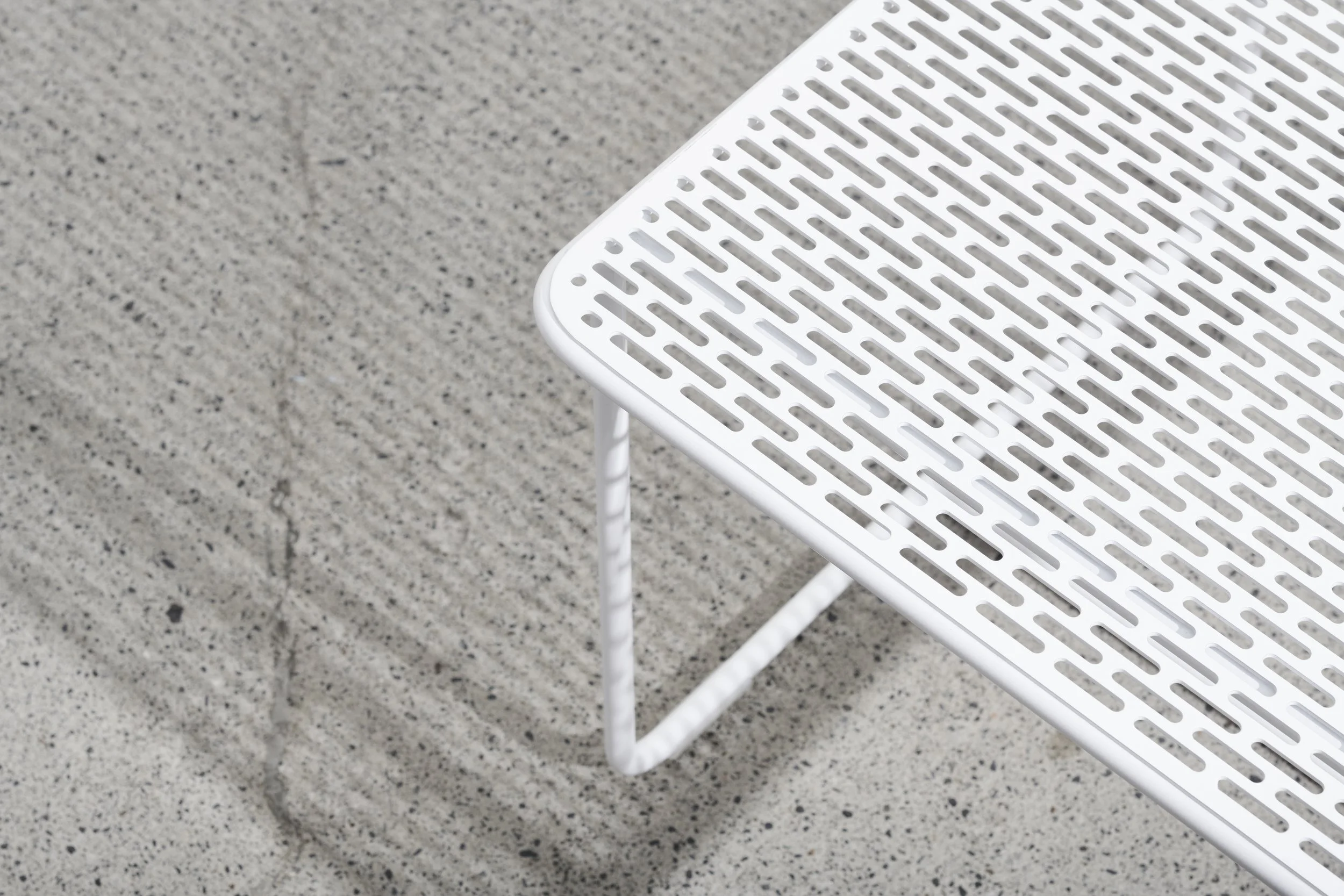 NEATT - PAPERCLIP - TABLE - COFFEE - 005.jpg