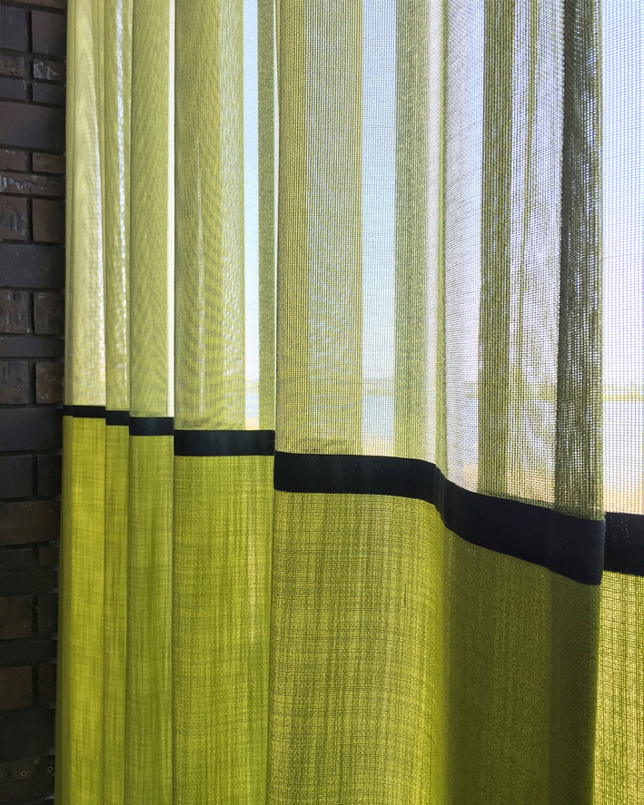 Gordijn No.46 Limoen Groen in uitgeproken textiel | Kimik Gordijnen