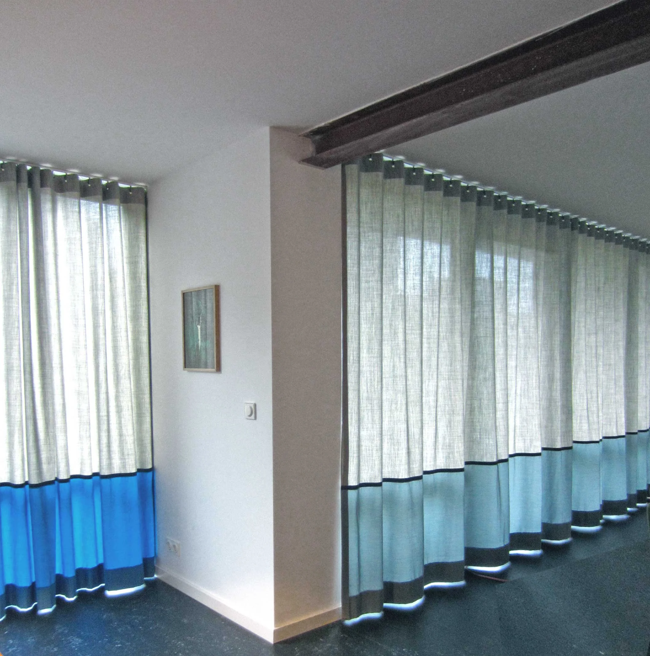 Kimik_Design_Gordijn_No37_Bauhaus_Blauw_1.jpg