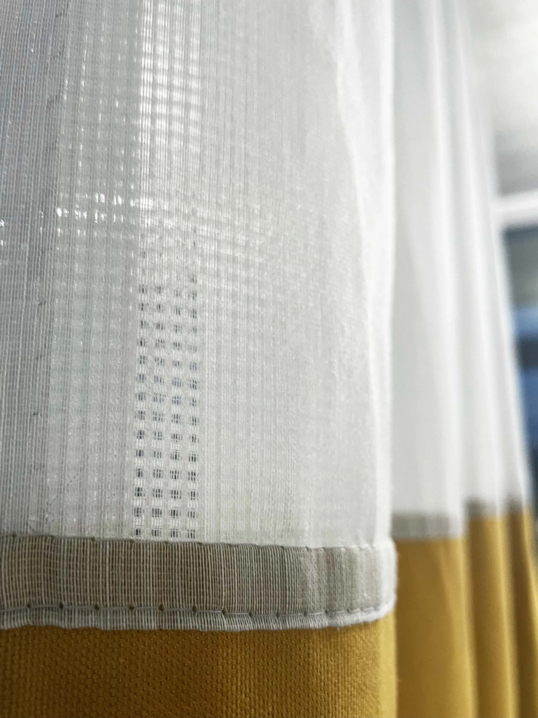 Kimik_Design_Gordijn_No75_Grijs_Oker_Mesh1.jpg