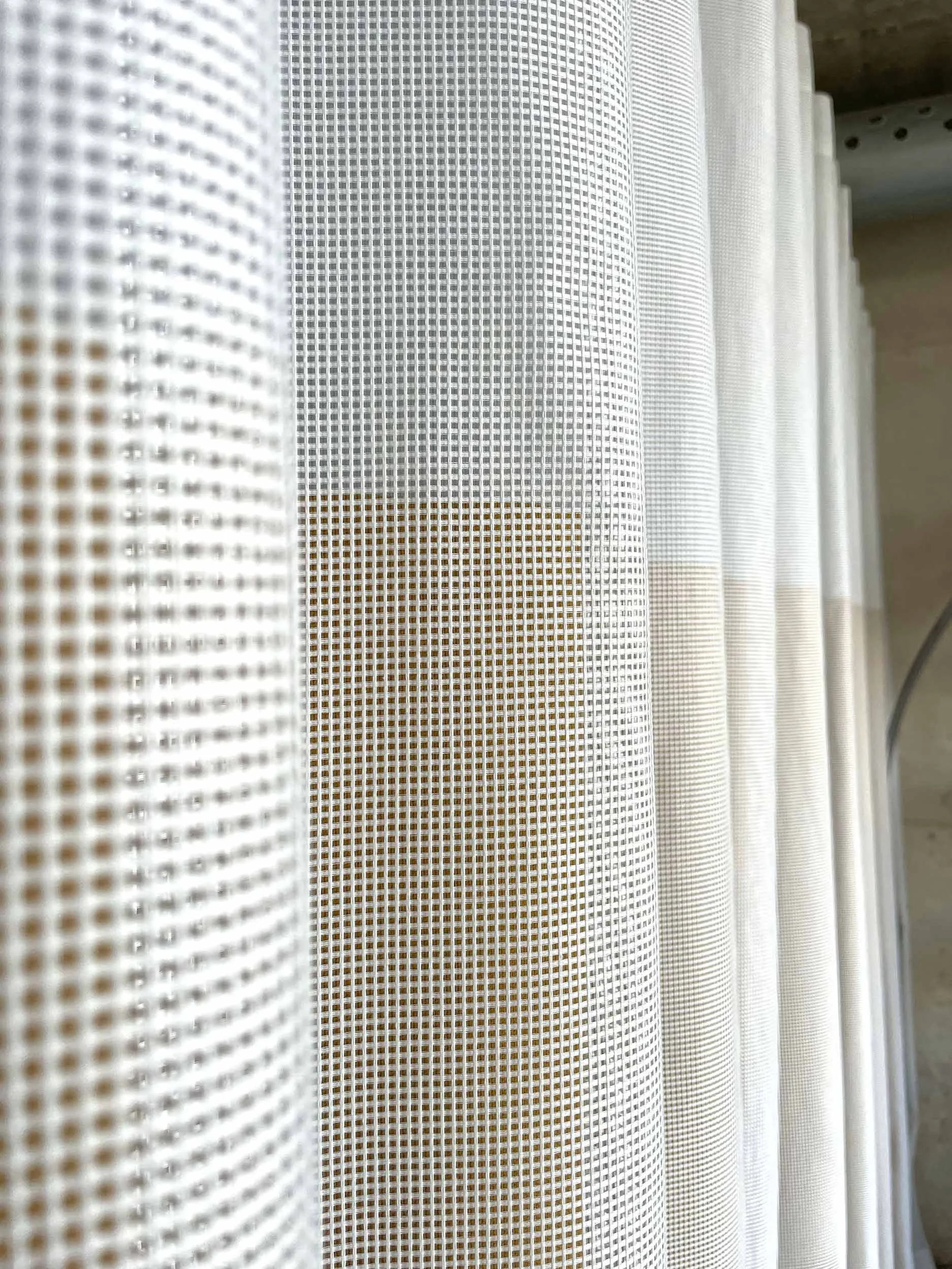 Kimik_Design_Gordijn_No75_Grijs_Oker_Mesh3.jpg