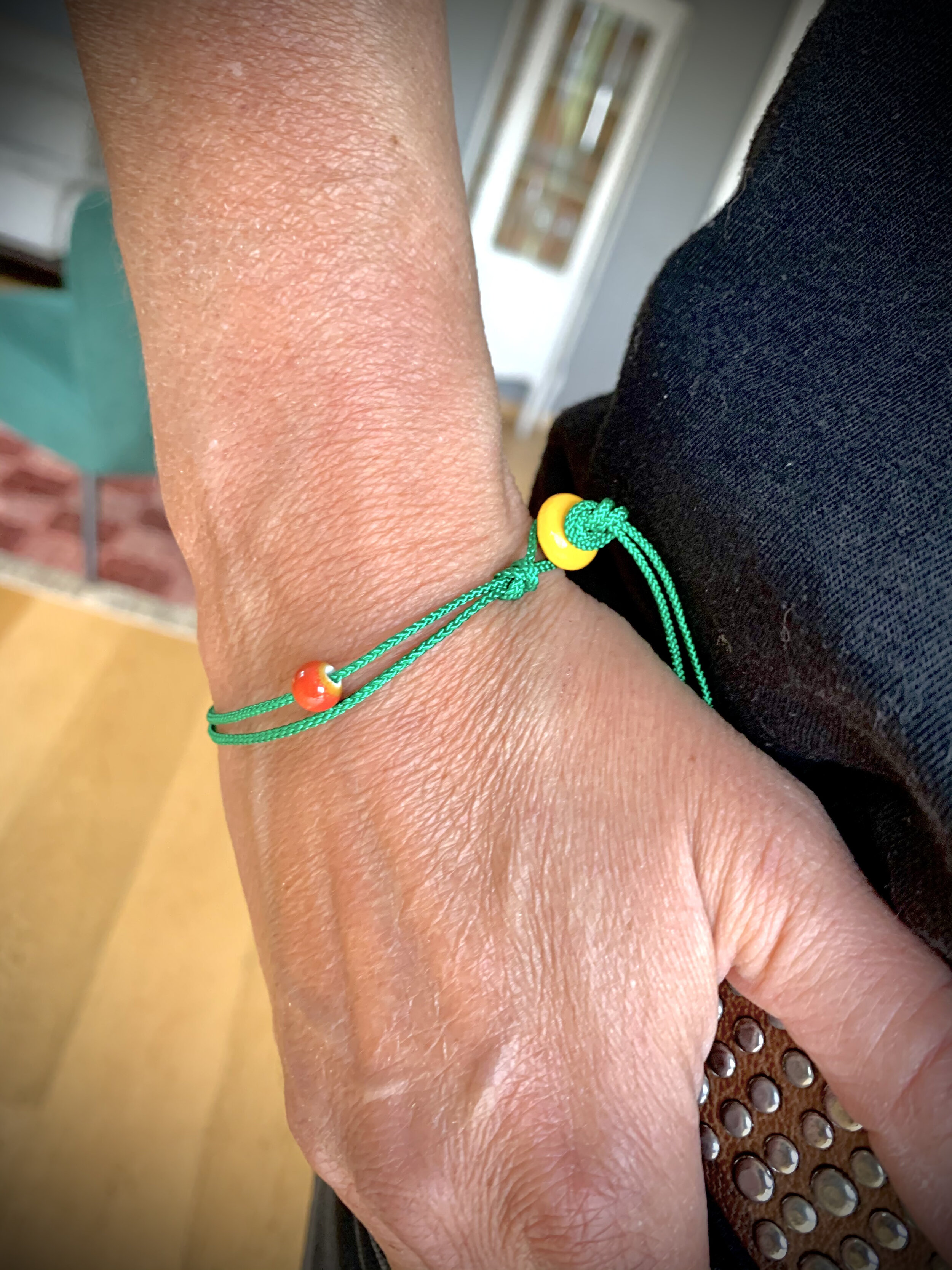 Schickes Unisex-Armband, nachhaltig handgefertigt, zeitloses Design für jeden Stil.