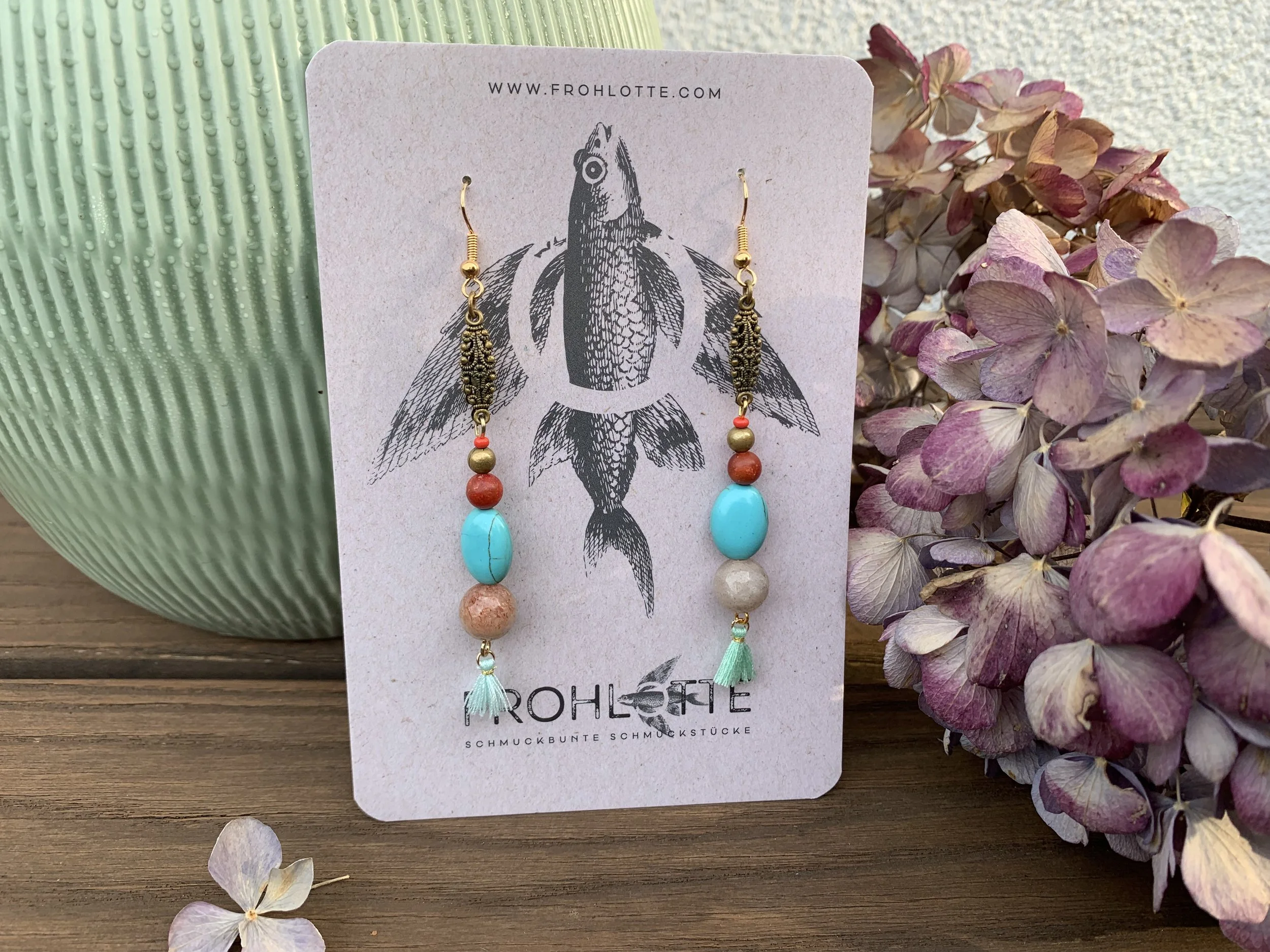 Handgemachte Frohlotte Ohrringe aus upgecyceltem Schmuck, einzigartiges Design, nachhaltig produziert.