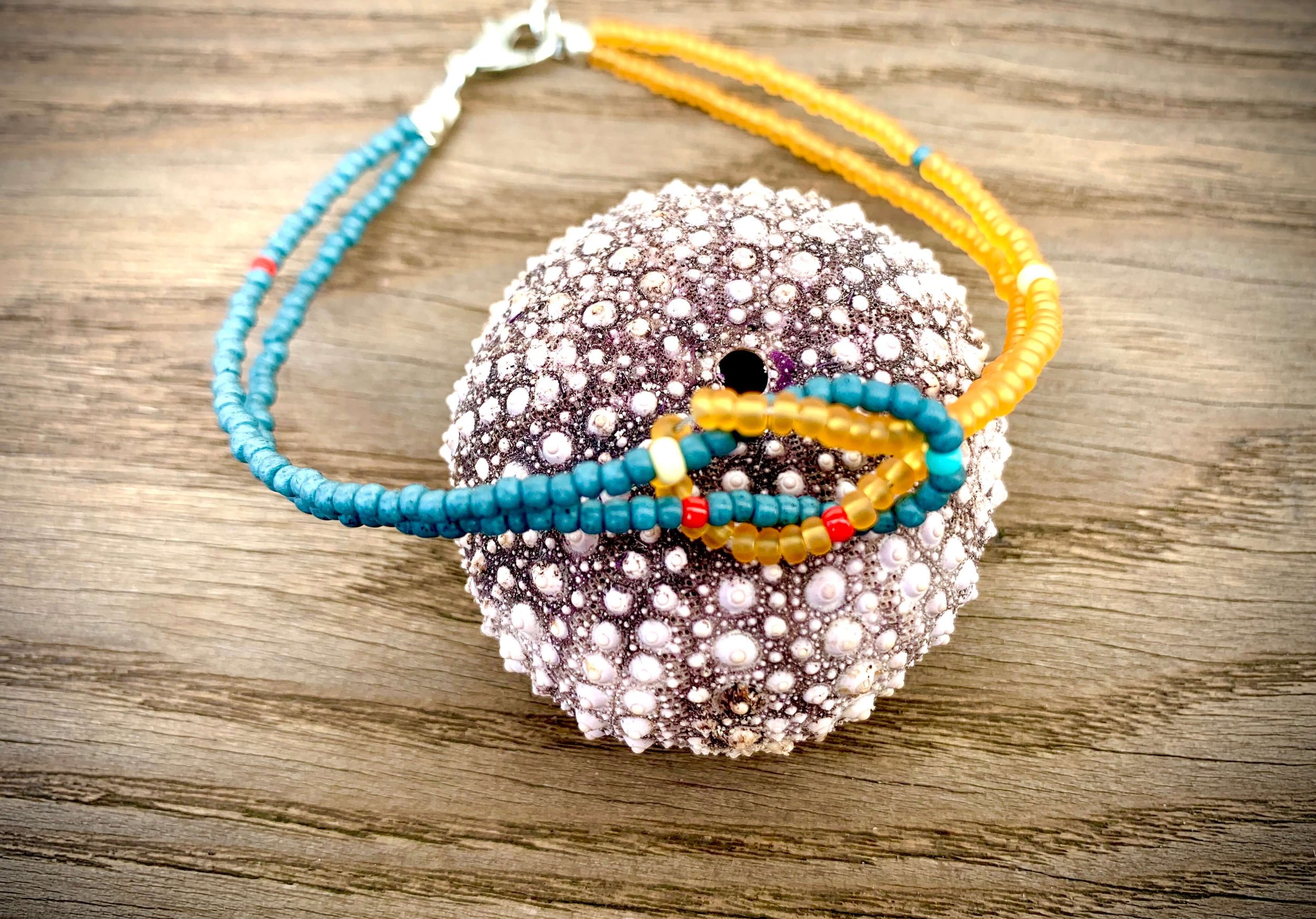 frohlotte-armband-verschlungene vroni-handmade schmuck2.jpeg