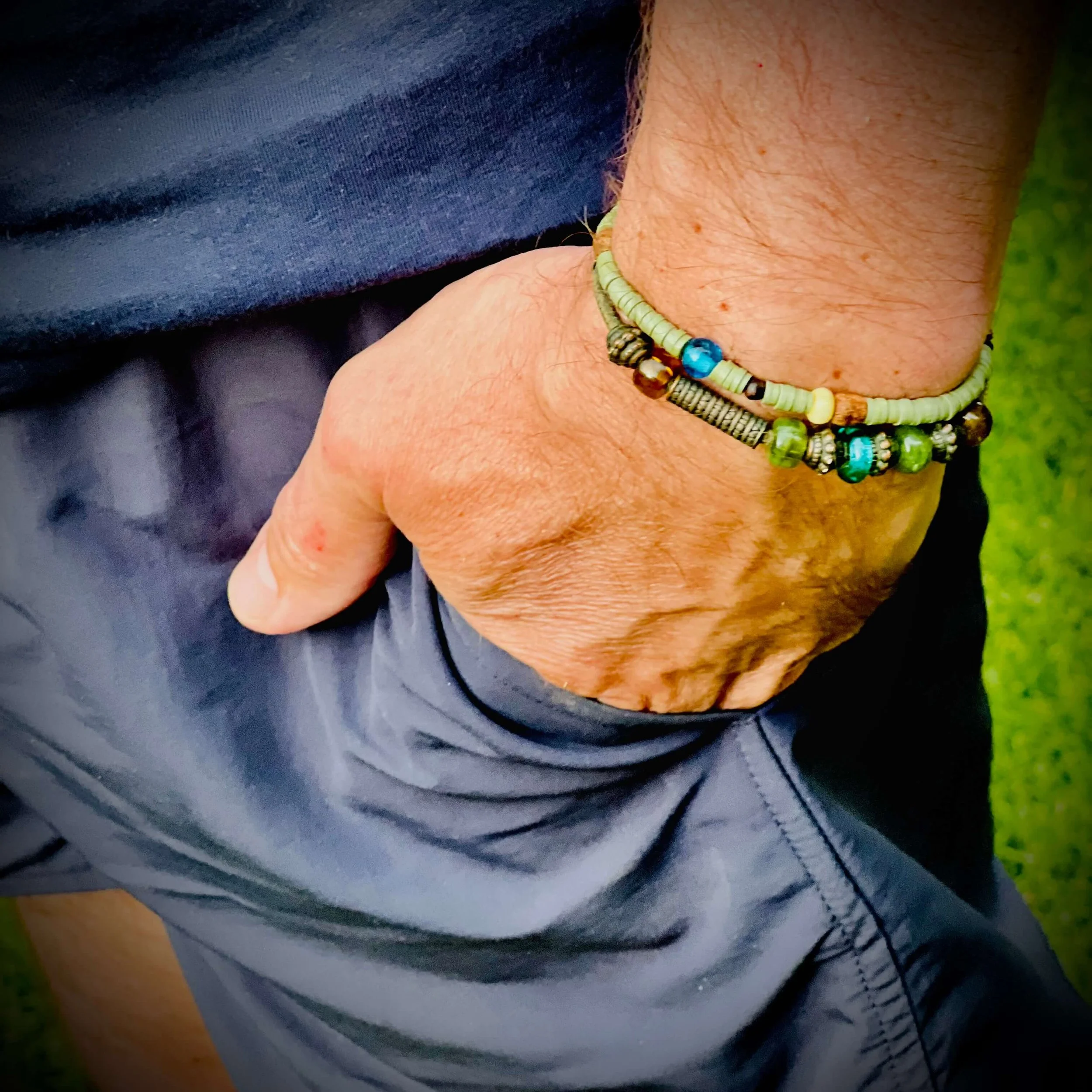 frohlotte-armband-upcycling bunte Perlen12.jpeg