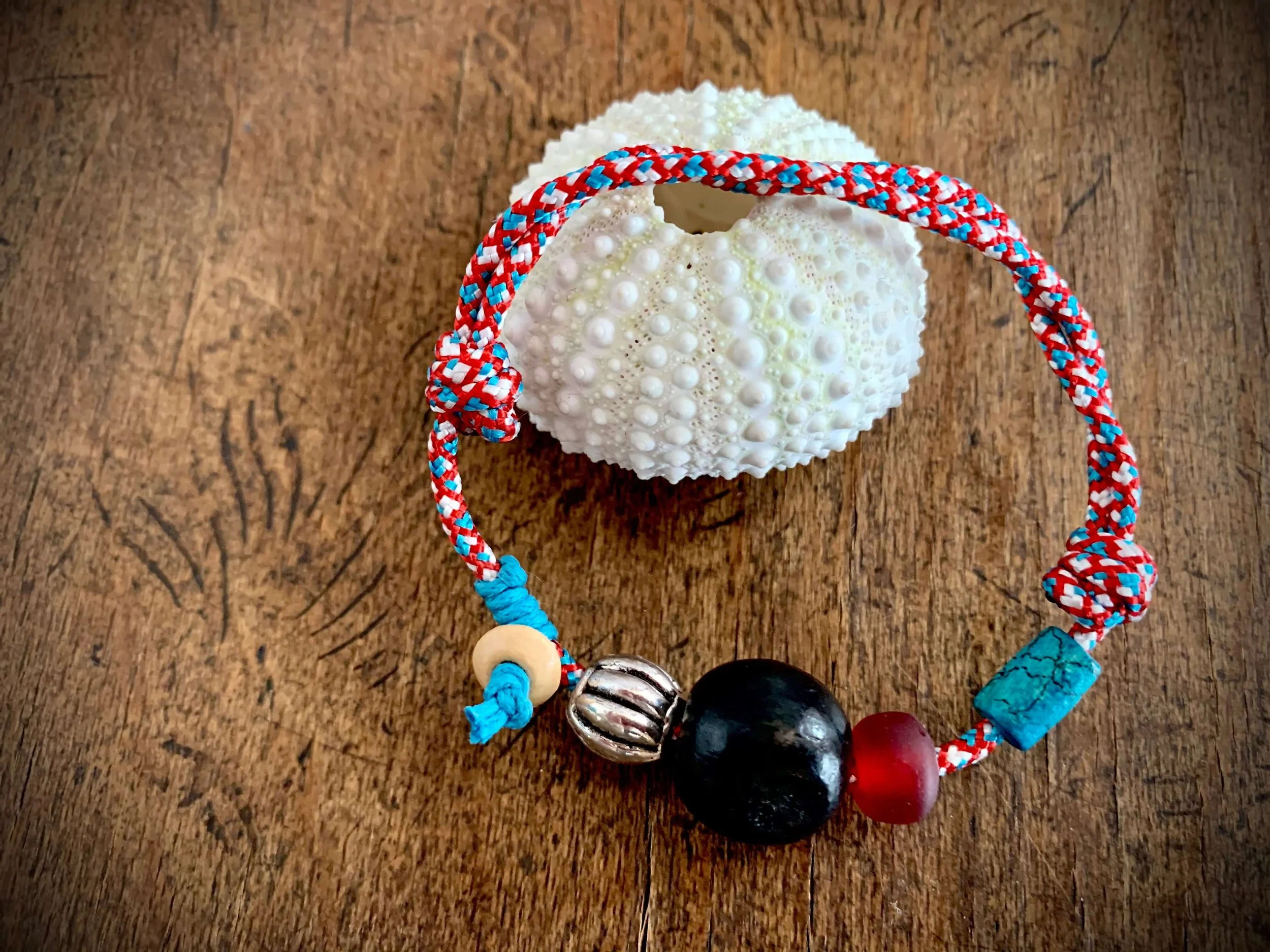 frohlotte-armband-zarterl-upgecycleter schmuck24.jpeg