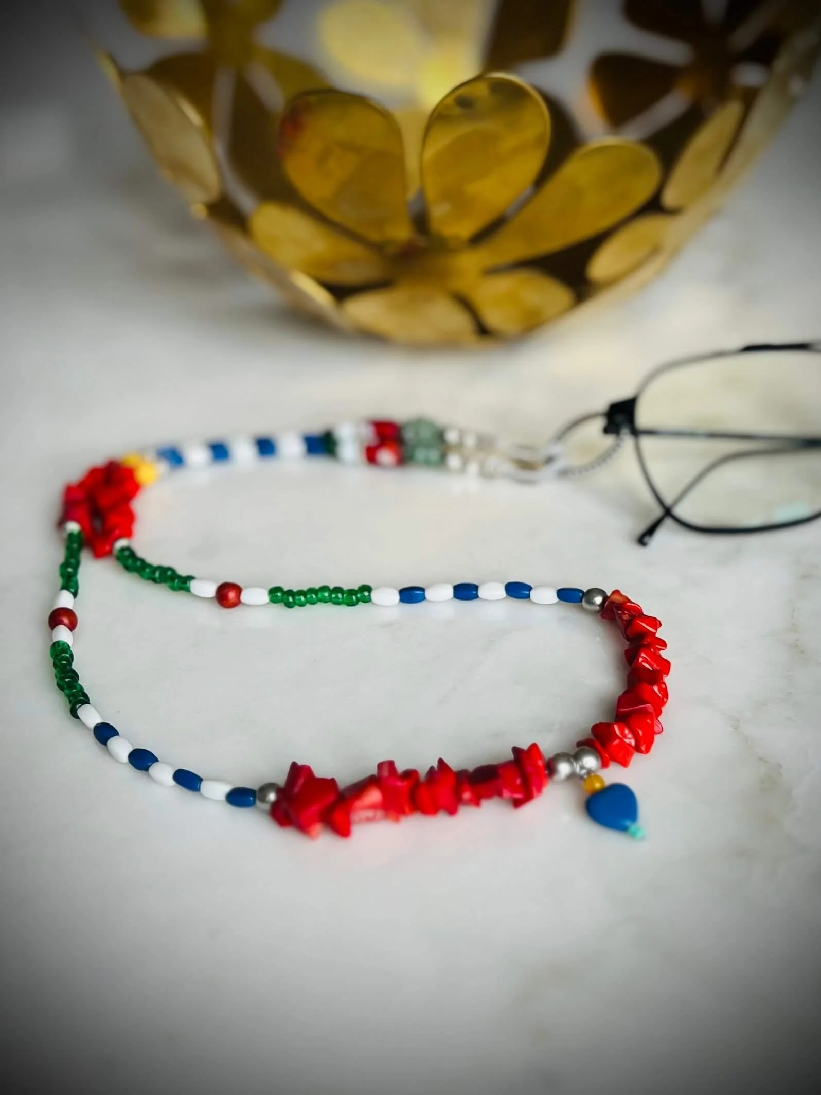 frohlotte-brillenketten-frauen-bunte britta-upgecycleter schmuck11.jpeg