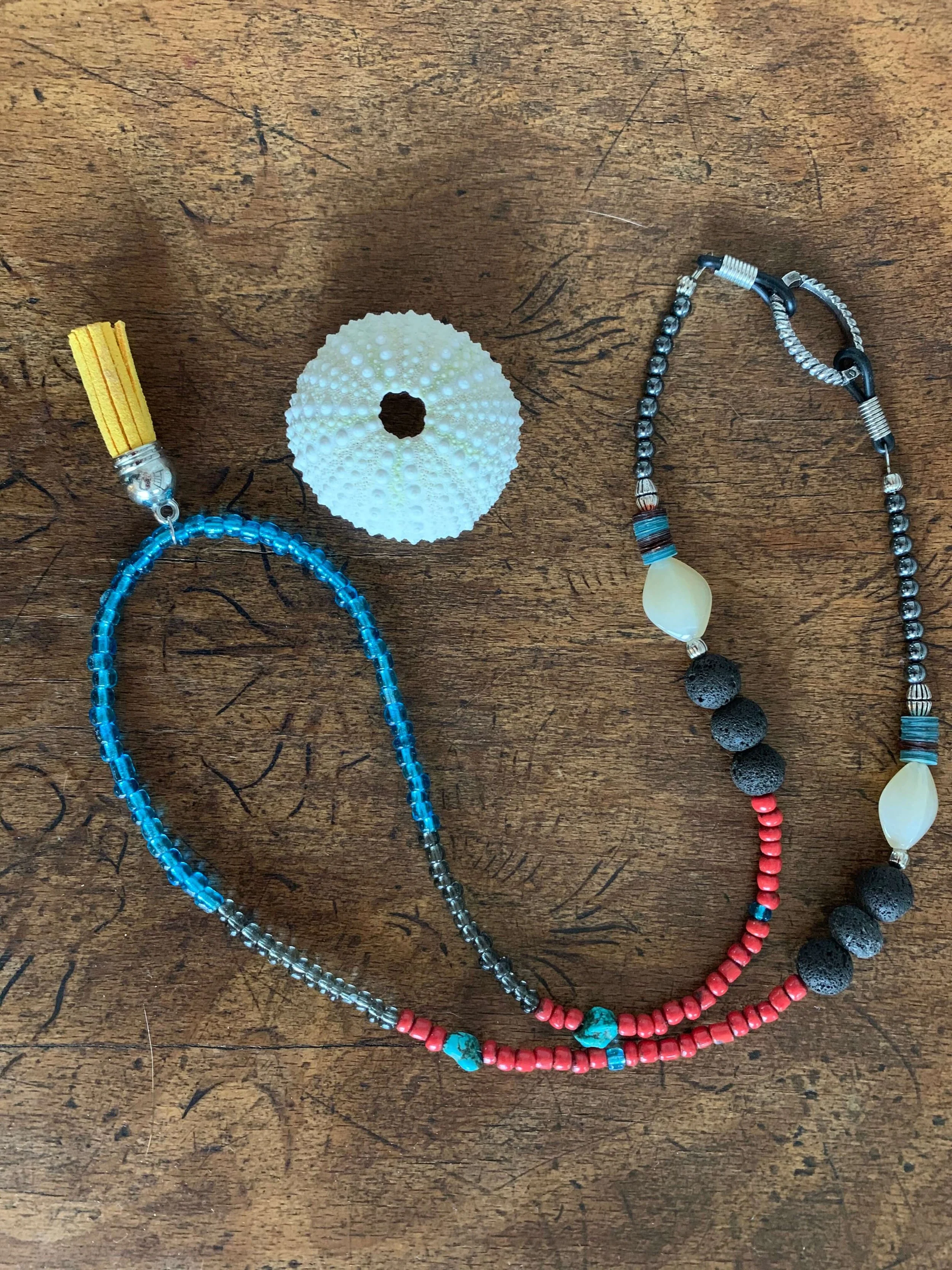 frohlotte-brillenketten-frauen-bunte britta-upgecycleter schmuck21.jpeg