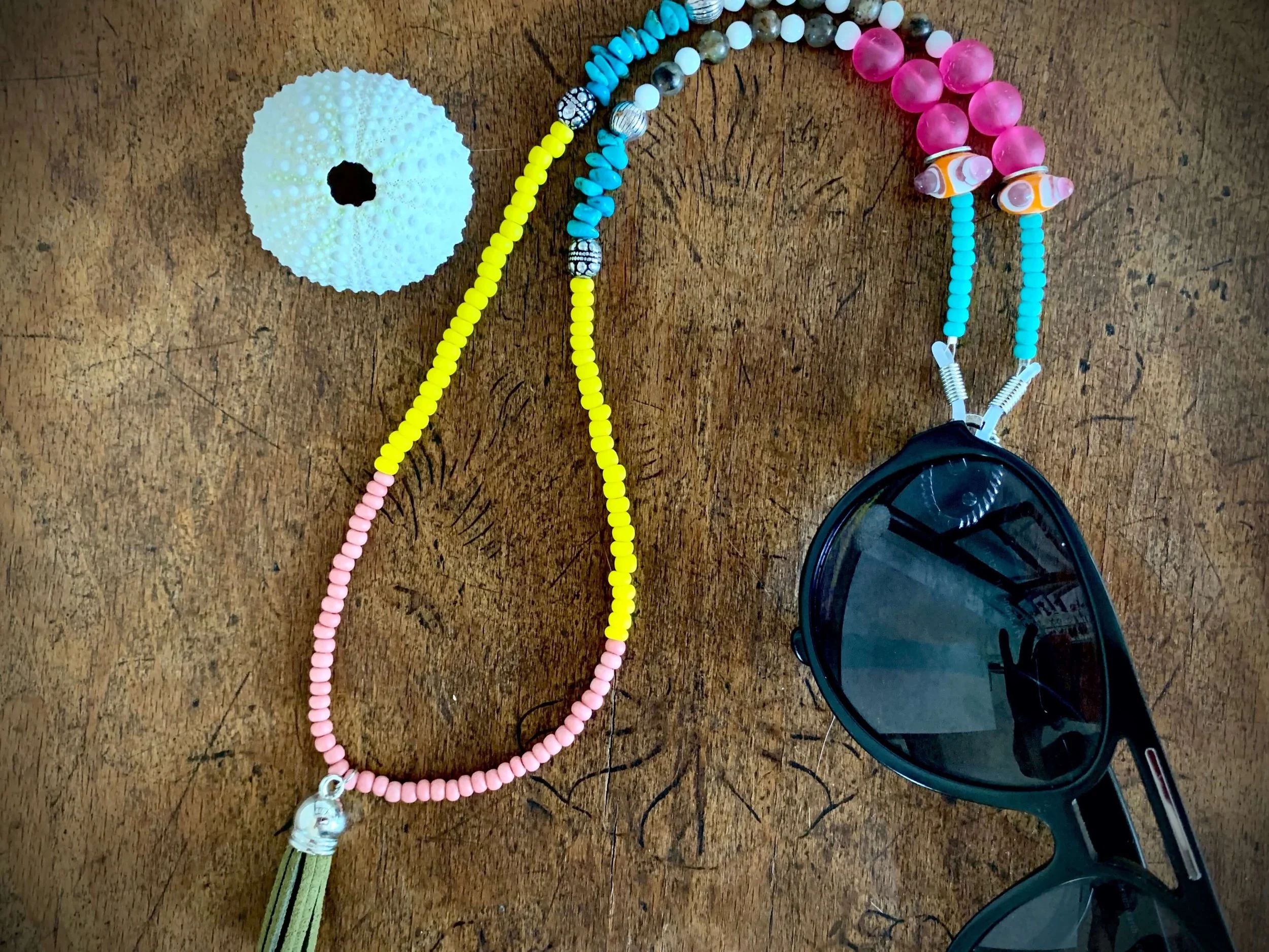 frohlotte-brillenketten-frauen-bunte britta-upgecycleter schmuck23.jpeg