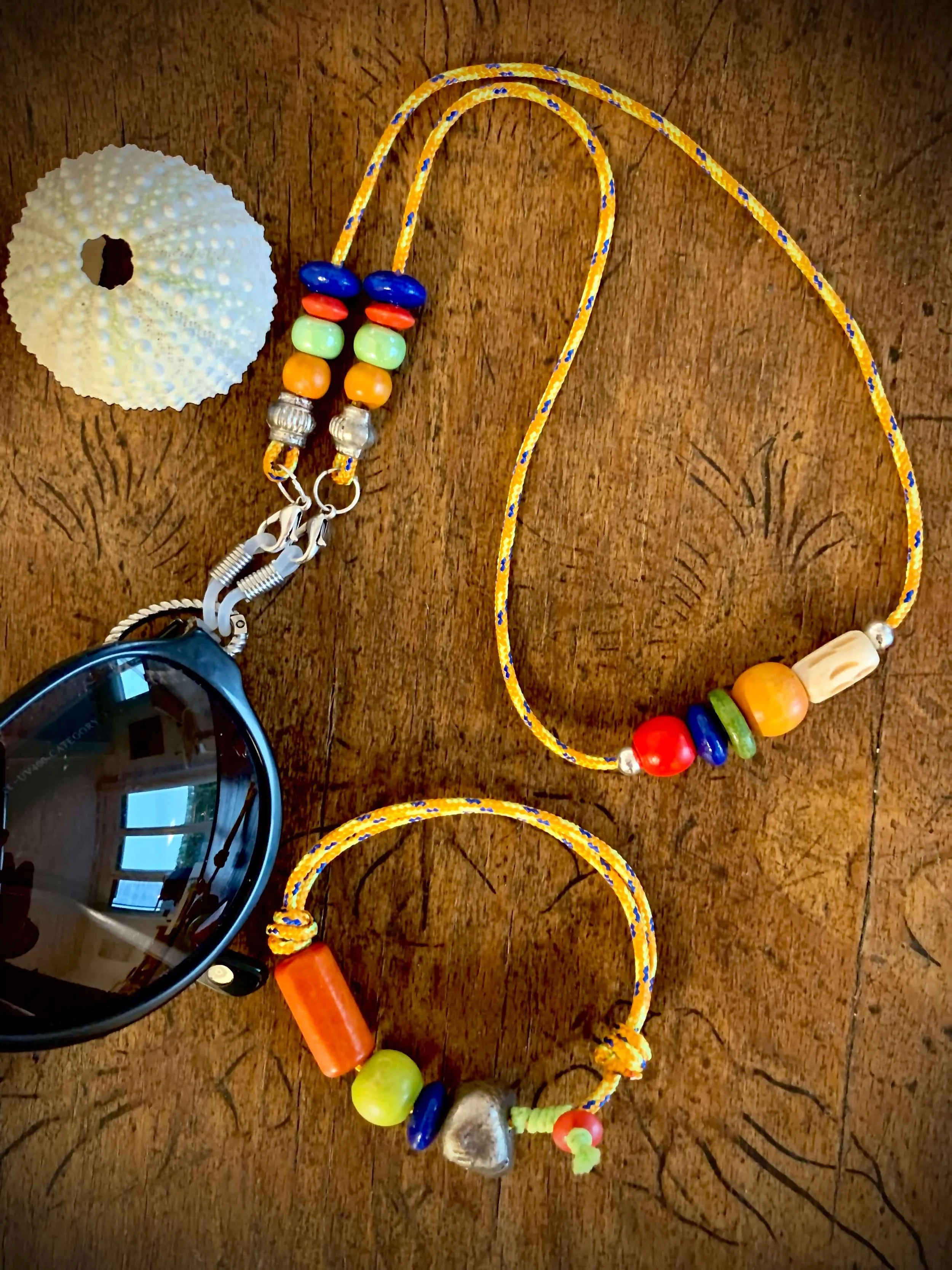 frohlotte-brillenketten-frauen-bunte britta-upgecycleter schmuck43.jpeg