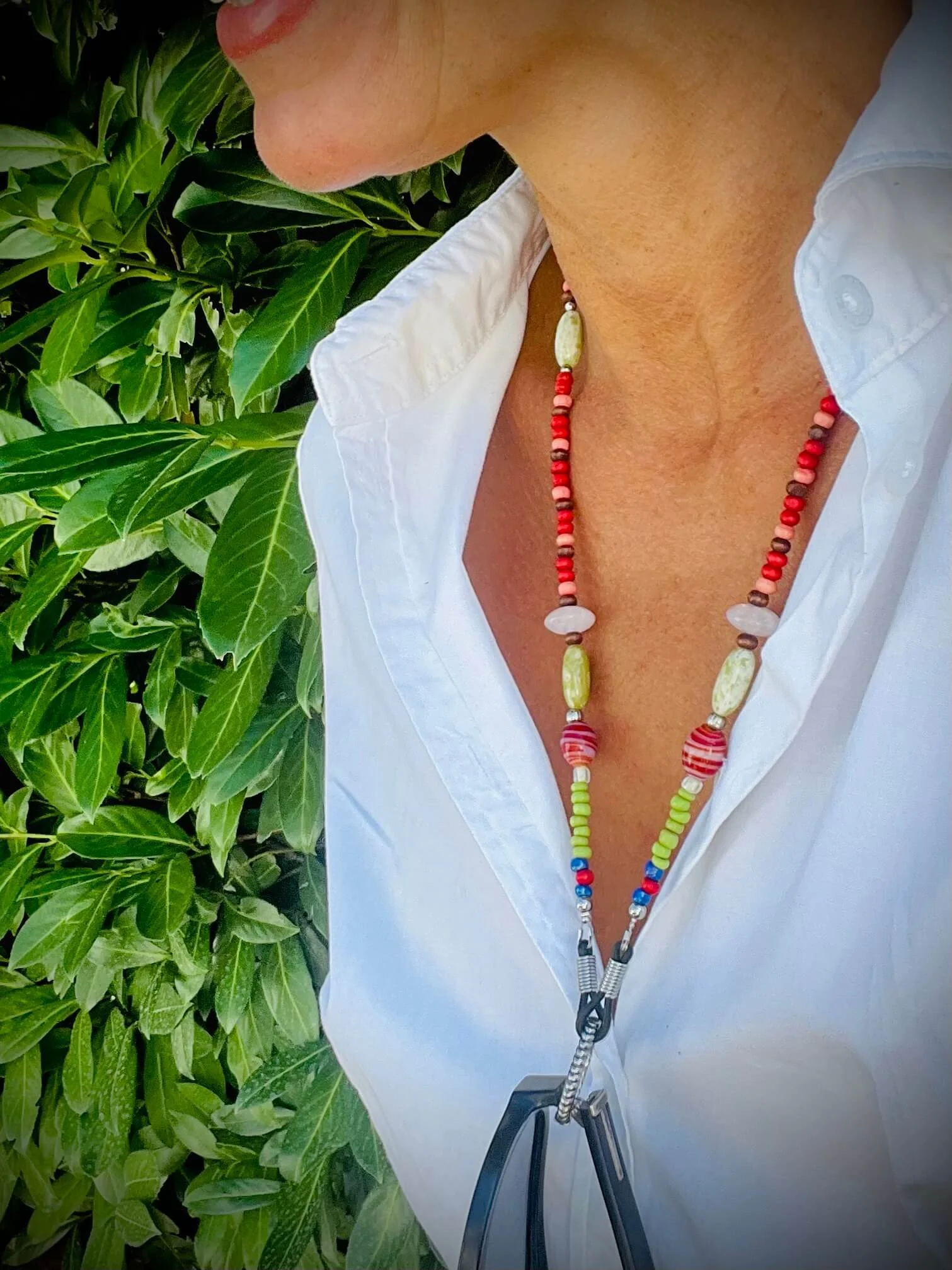 frohlotte-brillenketten-frauen-bunte britta-upgecycleter schmuck44.jpeg