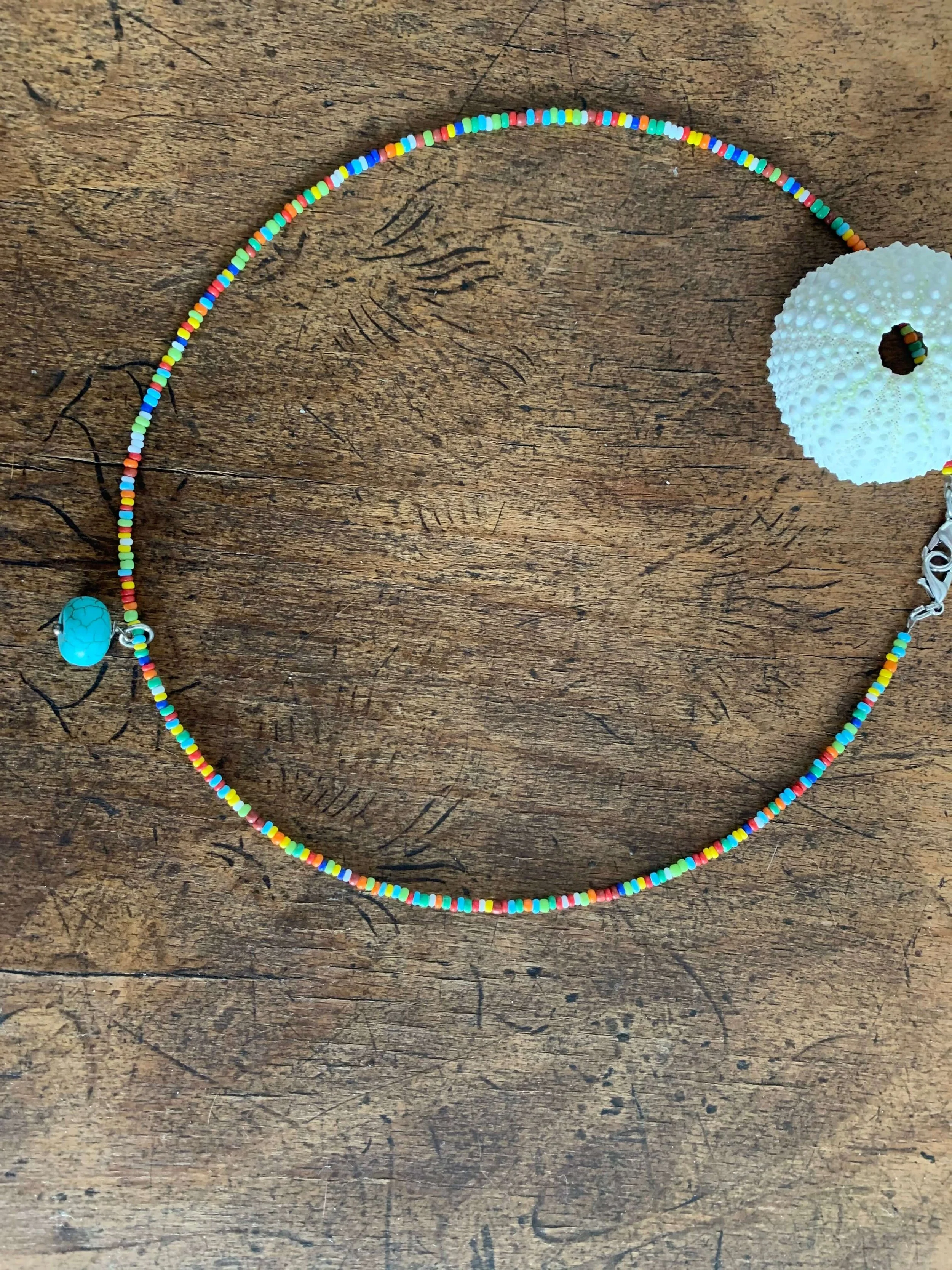 frohlotte-brillenketten-frauen-bunte britta-upgecycleter schmuck45.jpeg