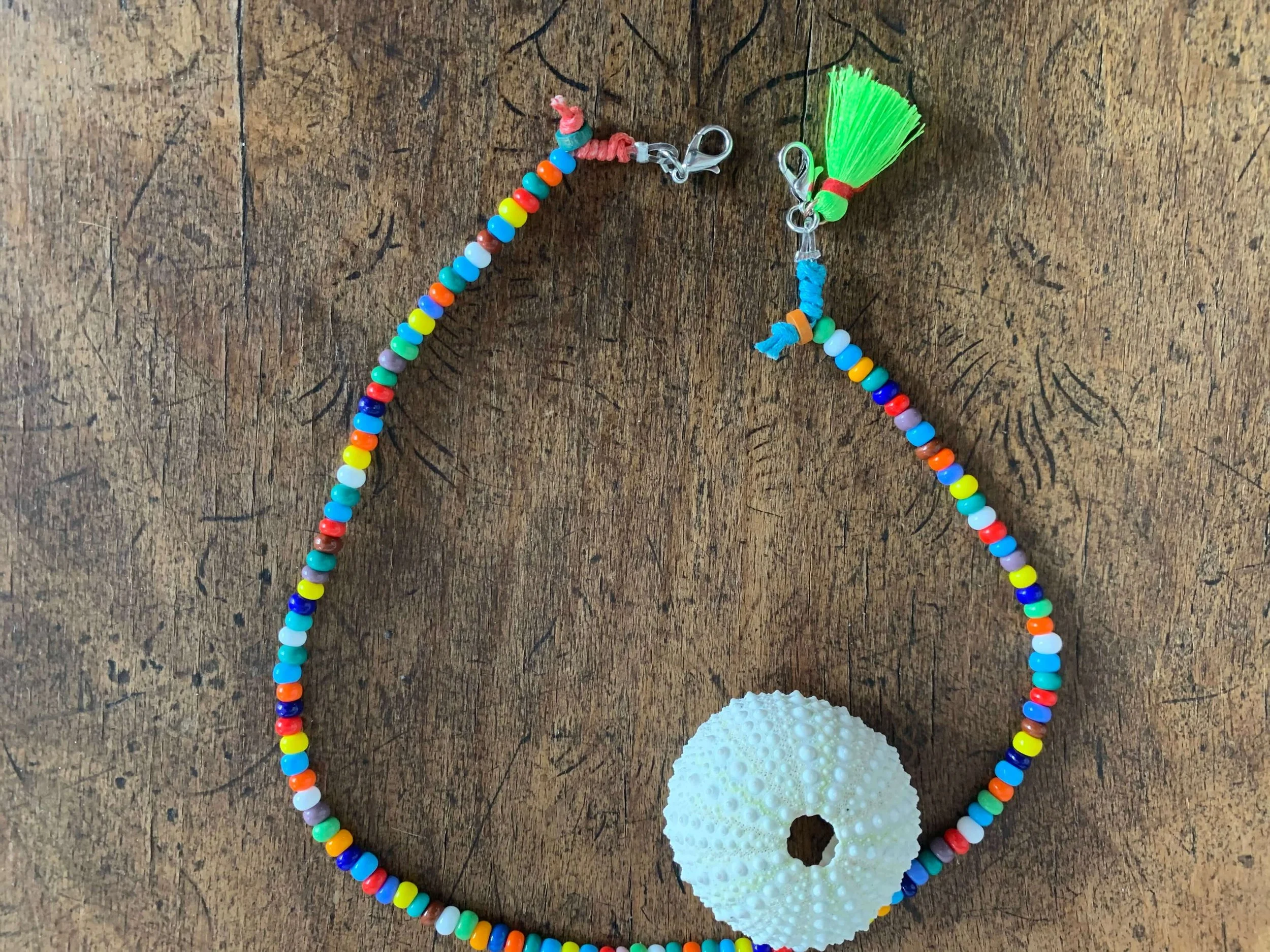 frohlotte-brillenketten-frauen-bunte britta-upgecycleter schmuck46.jpeg