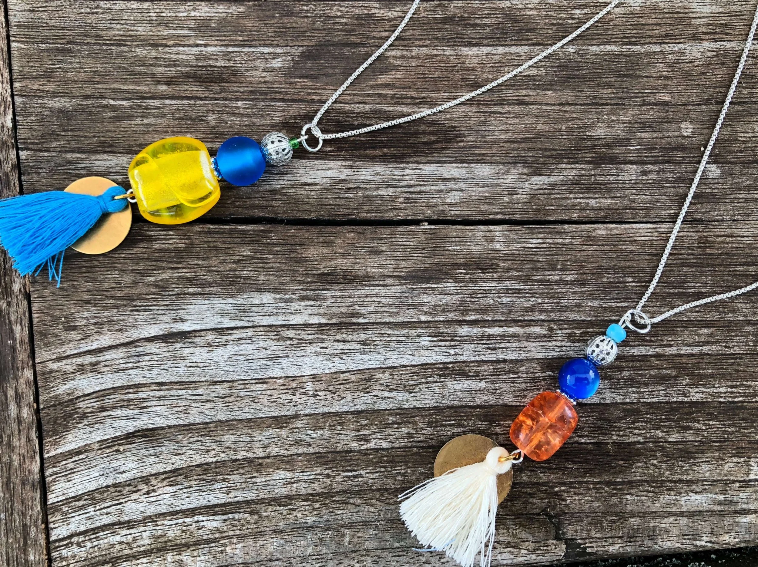 frohlotte-kette-bunte anhaenger-upgecycleter schmuck2.jpeg