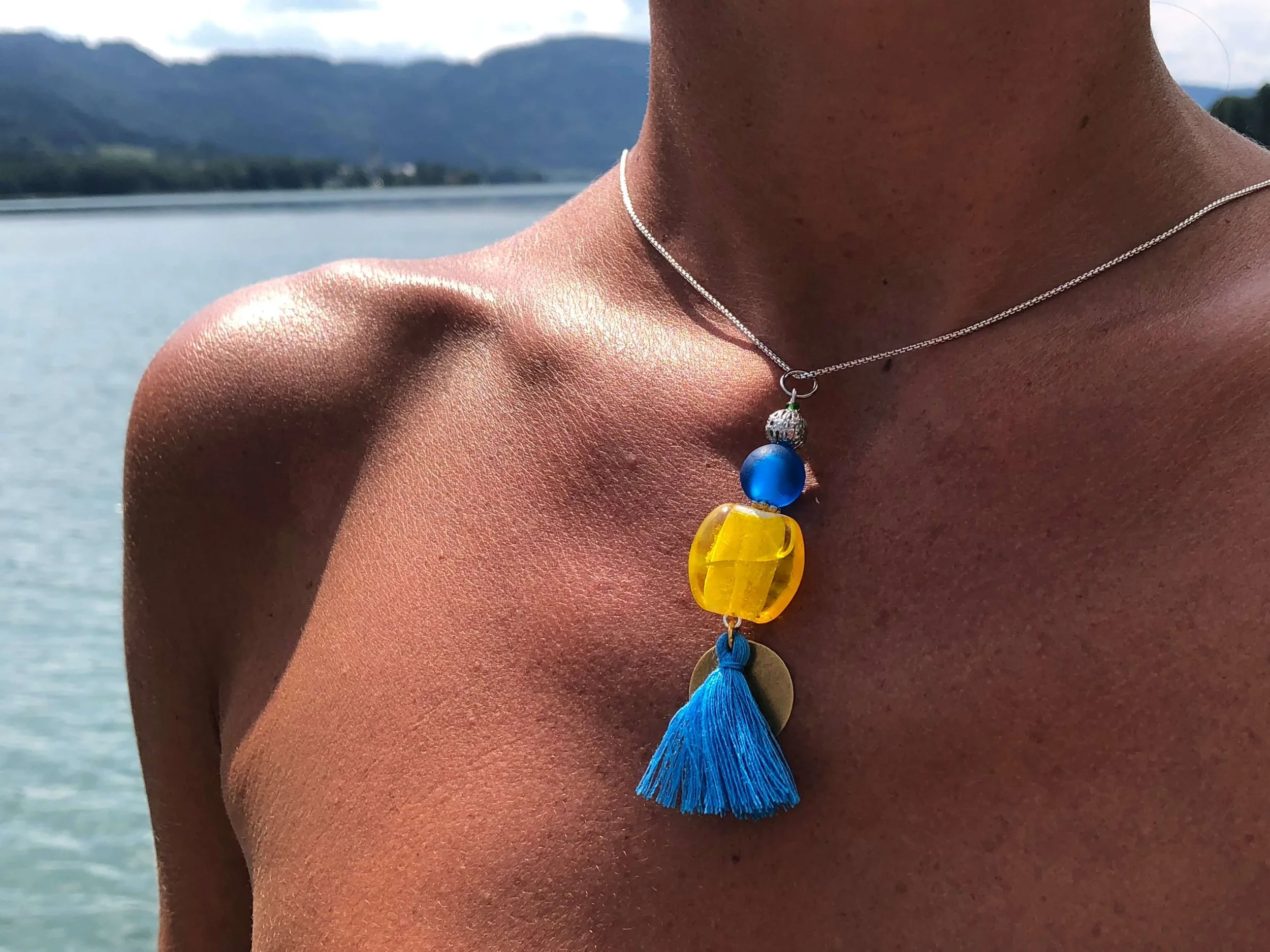 frohlotte-kette-bunte anhaenger-upgecycleter schmuck5.jpeg