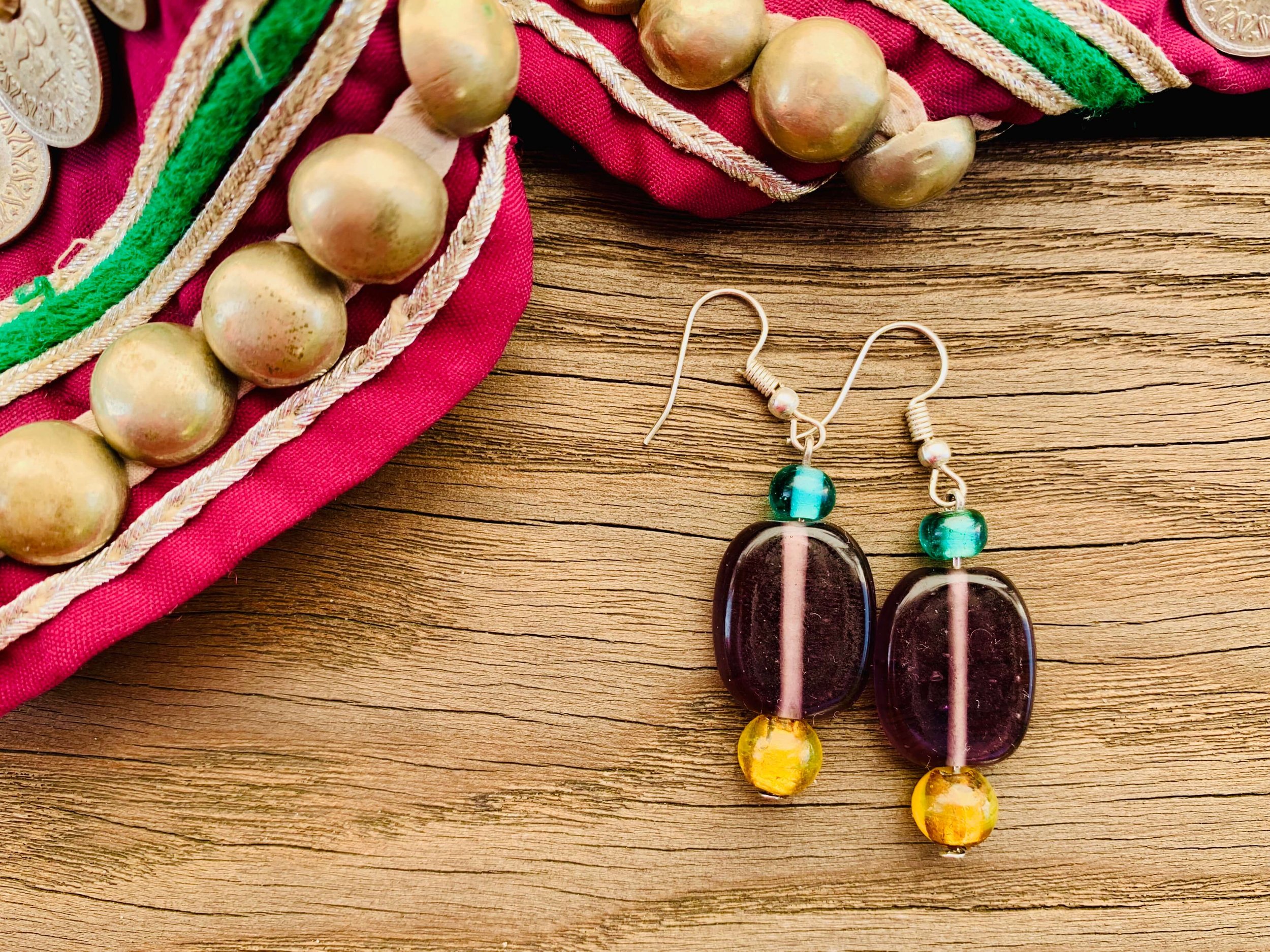 frohlotte-ohrringe-bunte perlen-upgecycleter schmuck24.jpeg