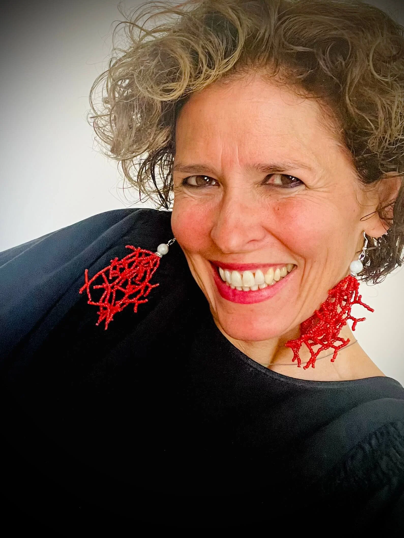 frohlotte-ohrringe-cora koralle-upgecycleter schmuck5.jpeg