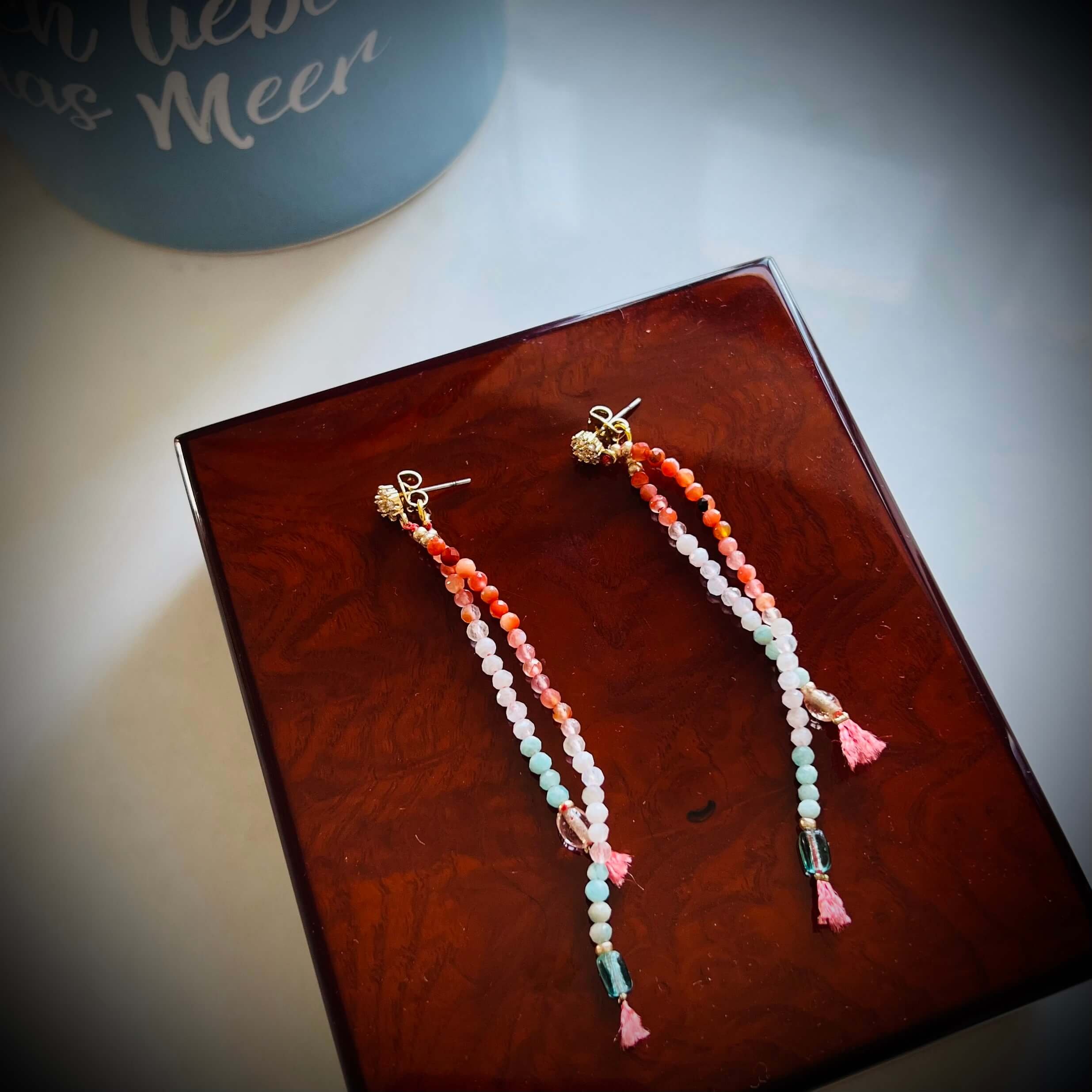 frohlotte-ohrringe-lange lara-upgecycleter schmuck6.jpeg