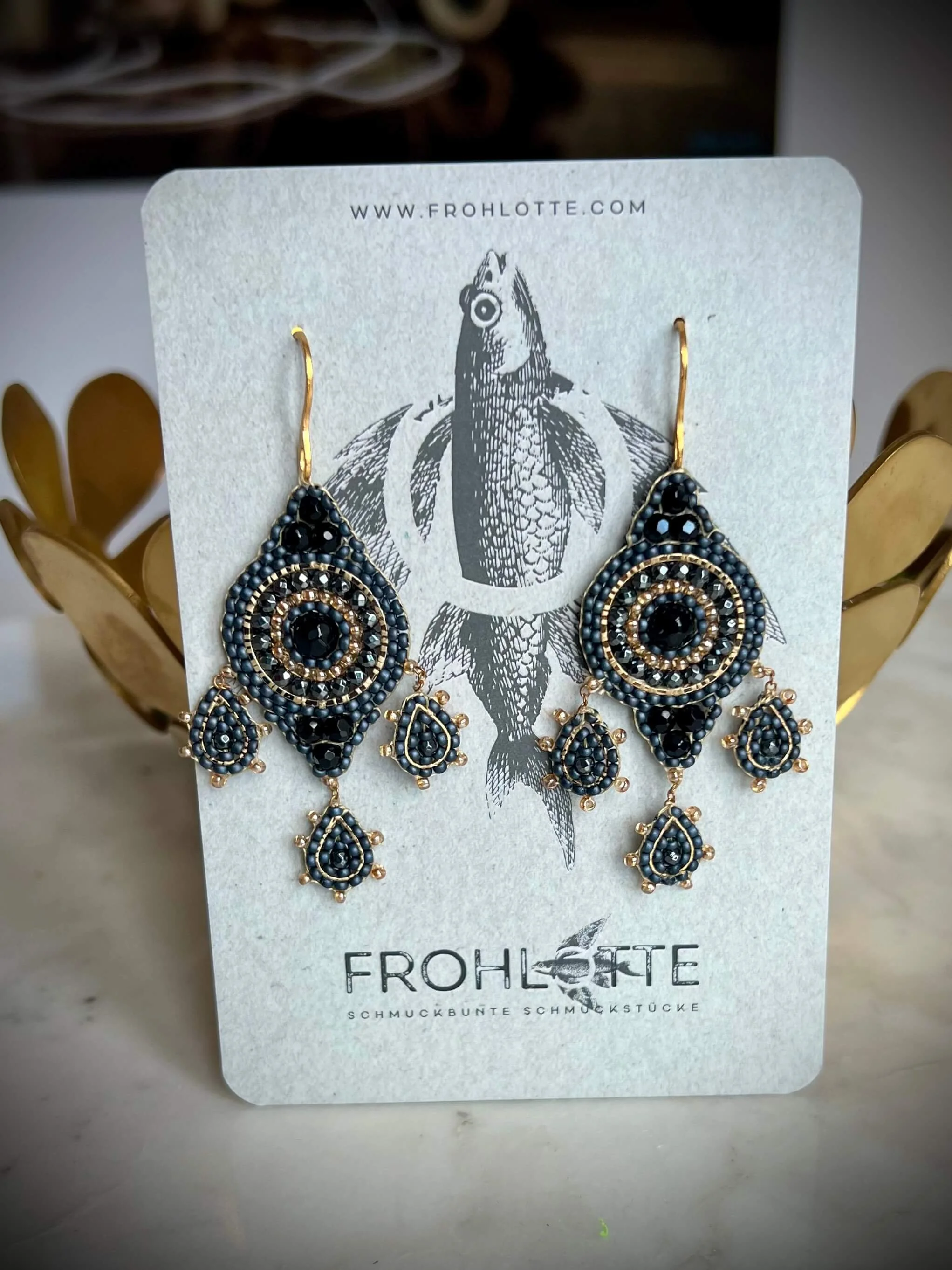 frohlotte-ohrringe-schwarze tropfen-upcycling schmuck.jpeg