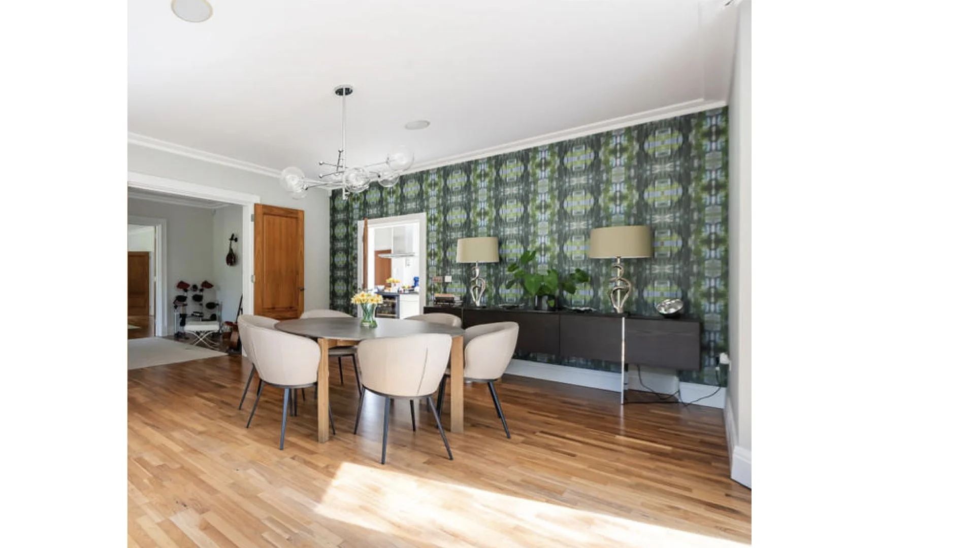 Dining room.001.jpeg