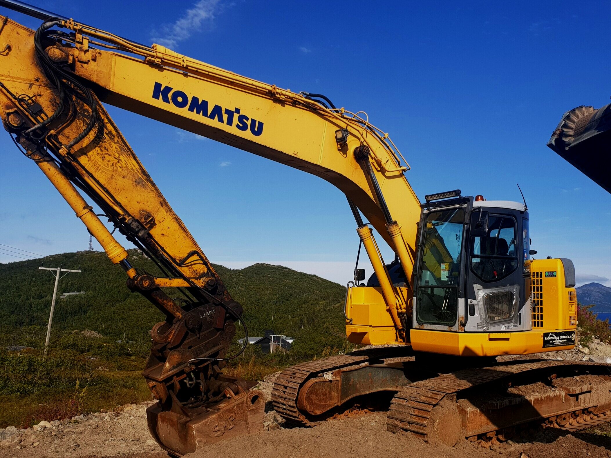 Komatsu PC228USLC-3