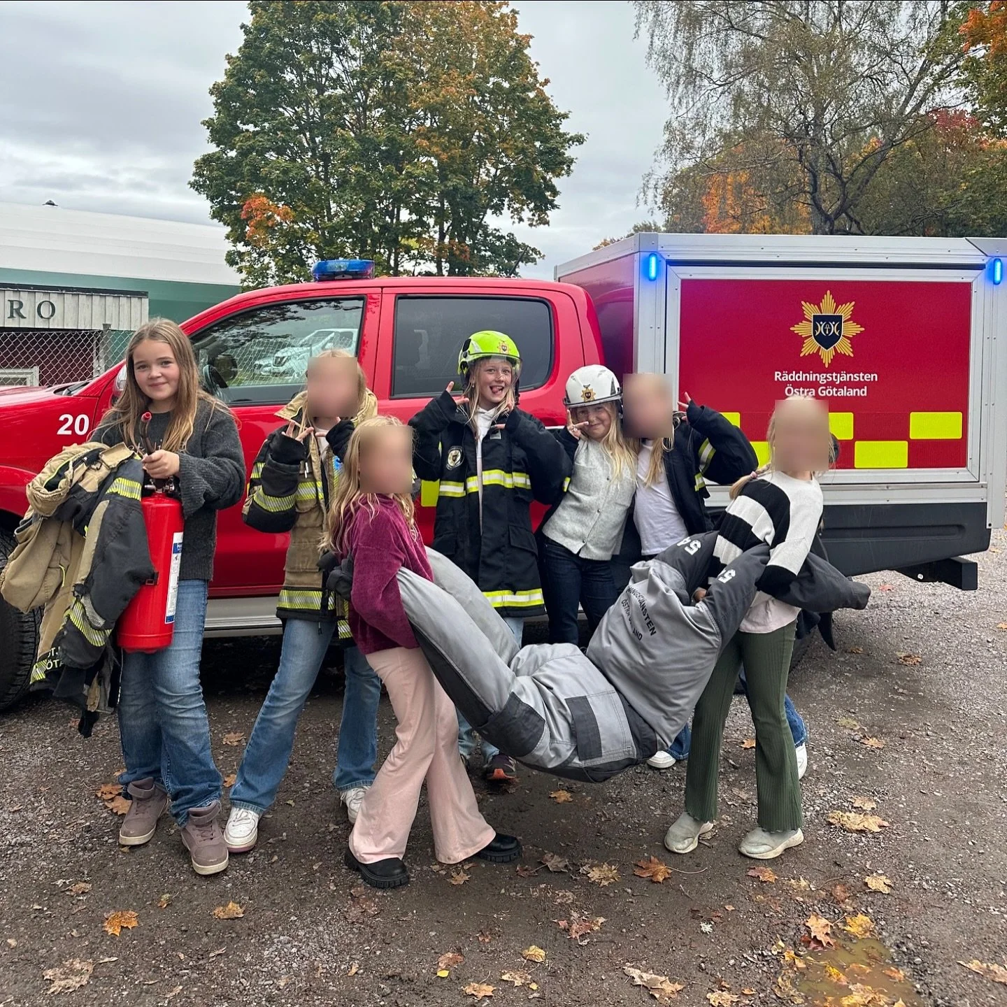 Förra veckan så fick Sportis Ljungsbro besök av George och Yvonne från Räddningstjänsten Östra Götaland🌟
De jobbar med ett förebyggande projekt där syftet är att utbilda och sprida kunskap om