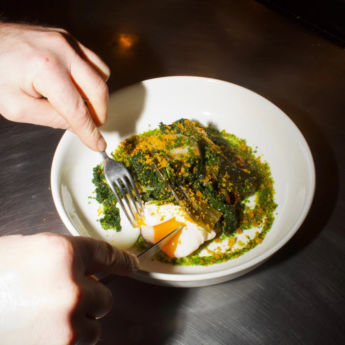 1️⃣ Back by popular demand, the OG poached egg 2025 edition - sourdough toast, seasonal greens, garlic butter, chutney, aioli, pangritata

2️⃣ The same venison burger @woodlandscornishvenison but make it a double, add Cornish Blue cheese 

Dine-in ex