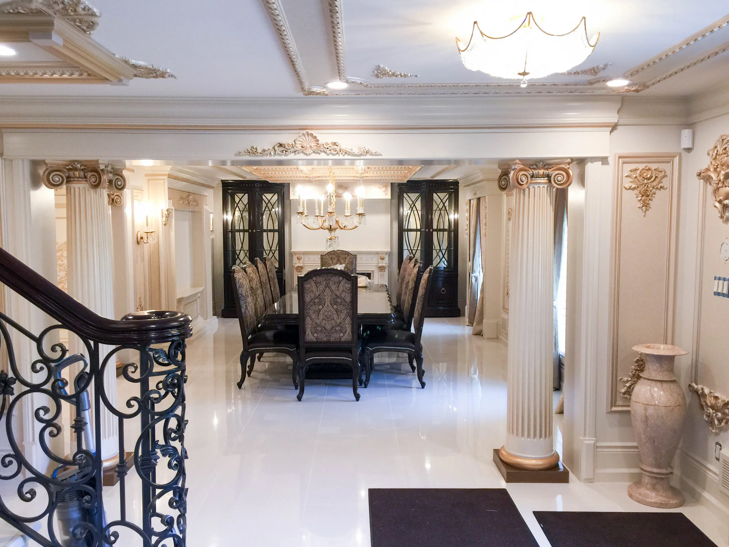  Interiors 