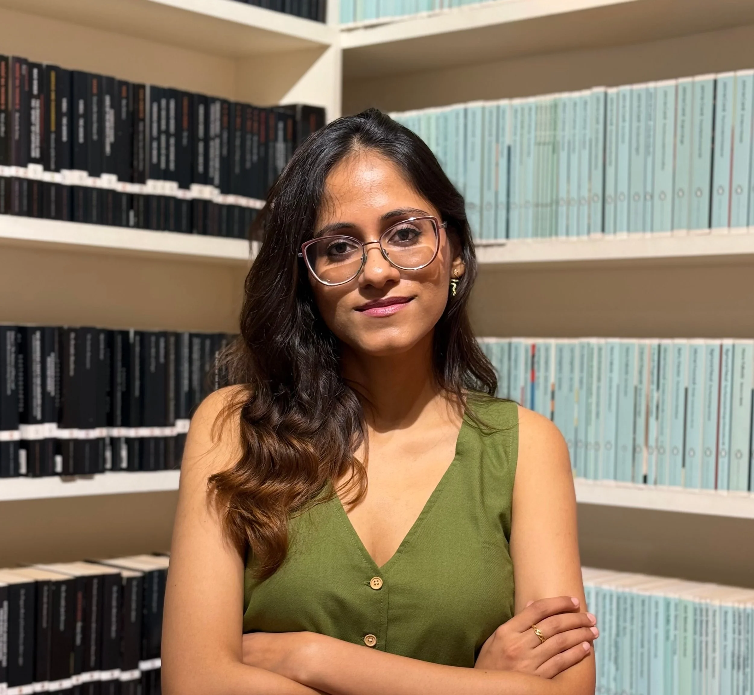 “I wanted the book to ‘sound’ and ‘feel’ like the internet” – Ria Chopra on NEVER LOGGED OUT