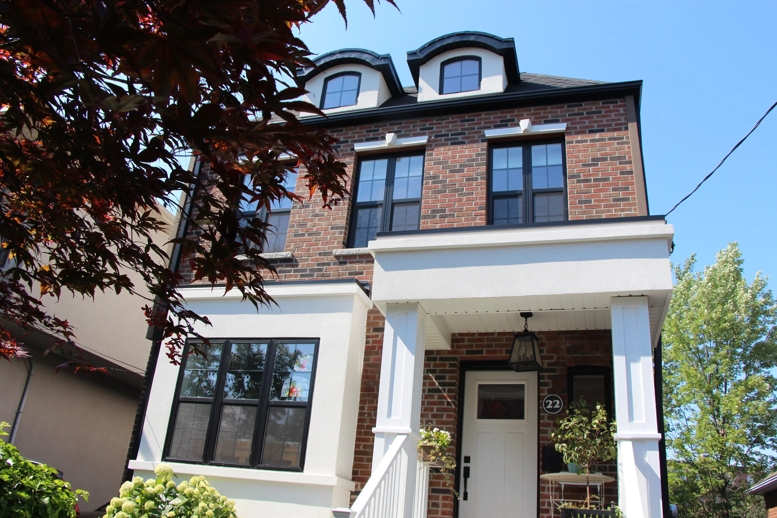 Birch Cliff Home Addition Feature - Viewbank Avenue