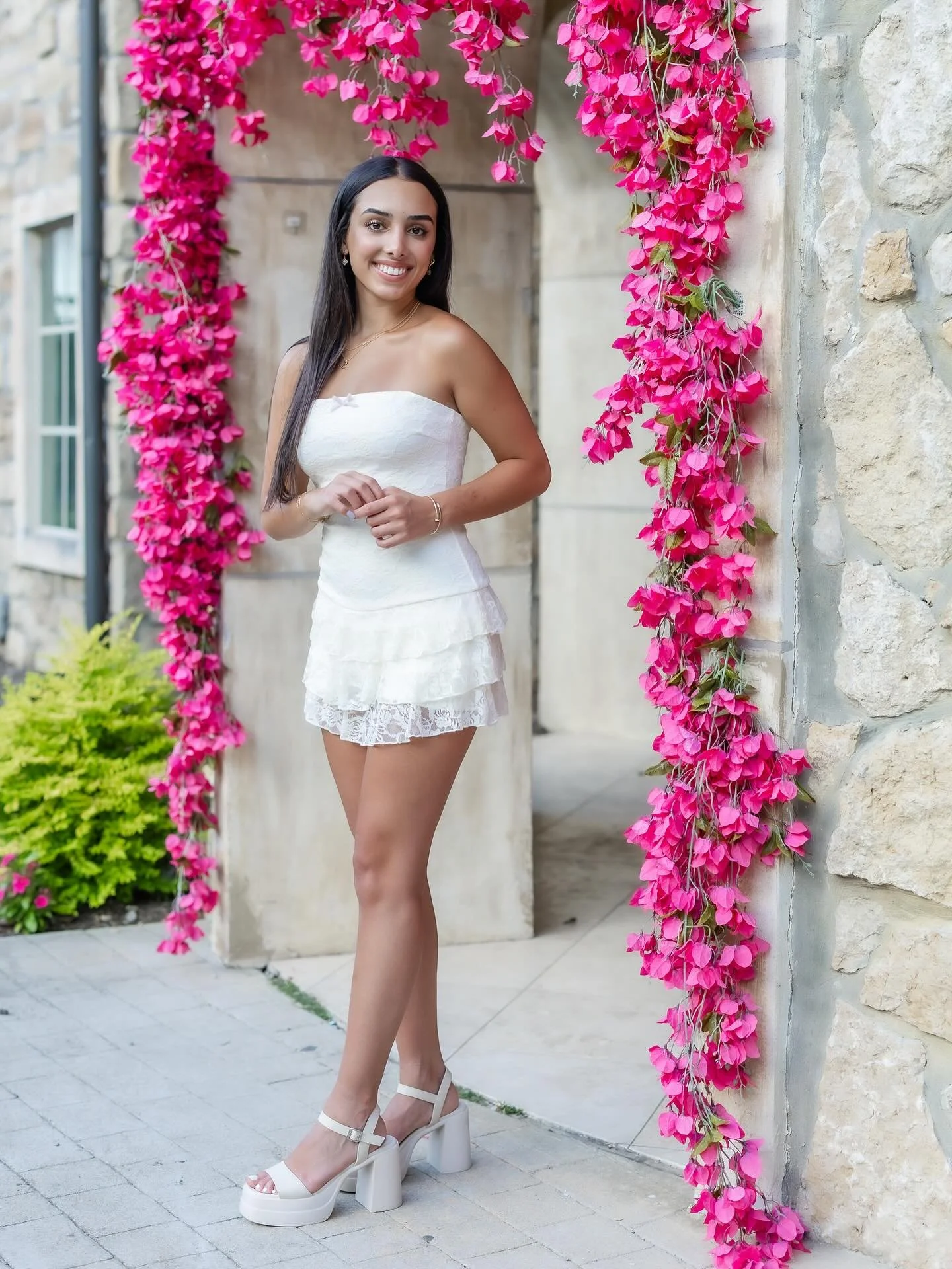 She&rsquo;s stepping into her next chapter with so much confidence and light! 2026 looks good on you, Shira!🤩 

A few fall sessions are still available and I&rsquo;d love to capture  your senior year, too. DM today for more details.  #seniorpictures
