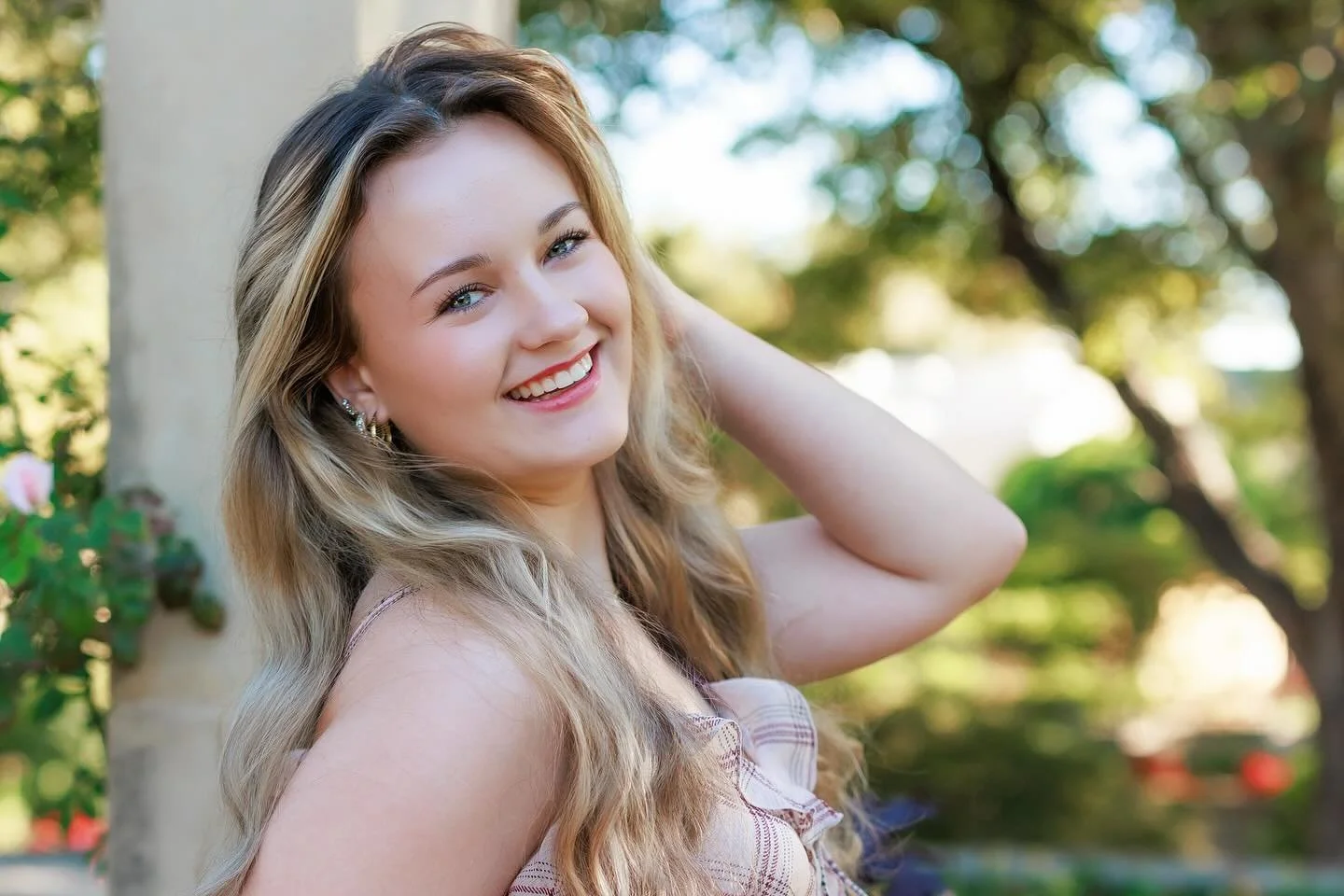 Ava, your senior session was pure magic with golden light, dreamy styling, and a heart ready for what&rsquo;s next. Keep shining bright! The best chapters are just beginning! #seniorgirl #seniorgirlstyle #senior2026 #timbercreekhighschool #classof202