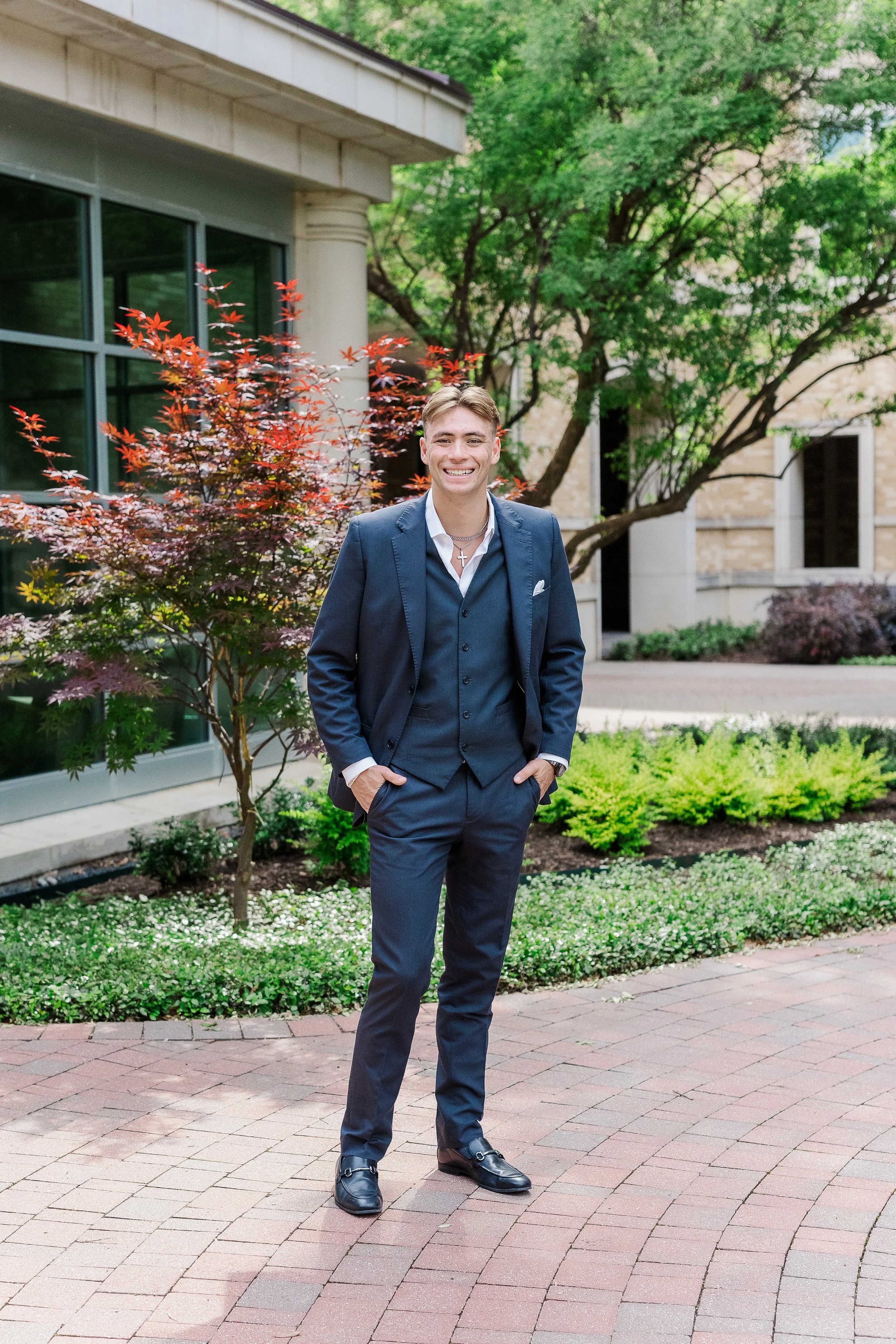 dallas-photographer-TCU-graduation-photo-locations-portraits