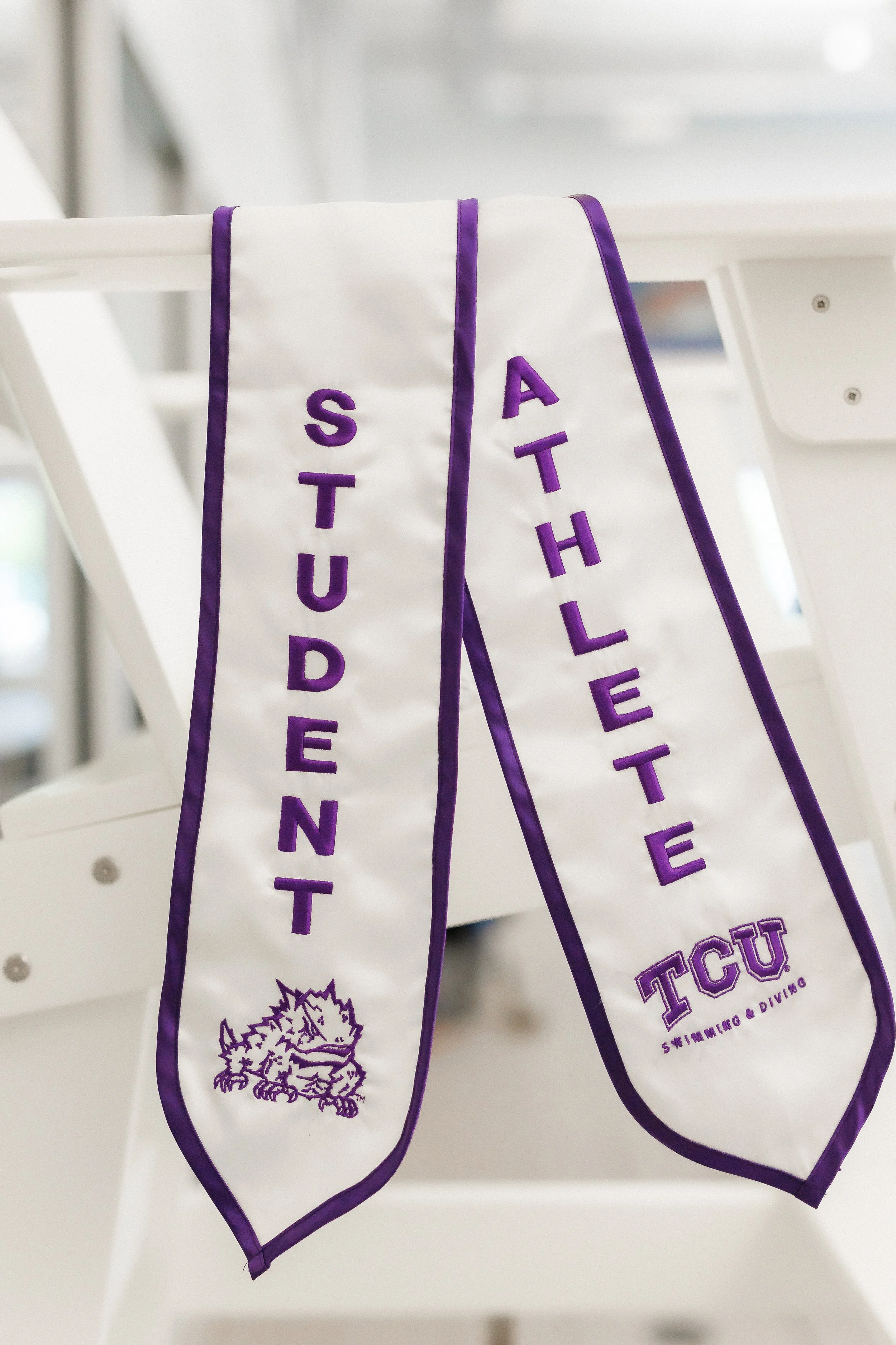 dallas-photographer-TCU-graduation-photo-locations-student-athlete