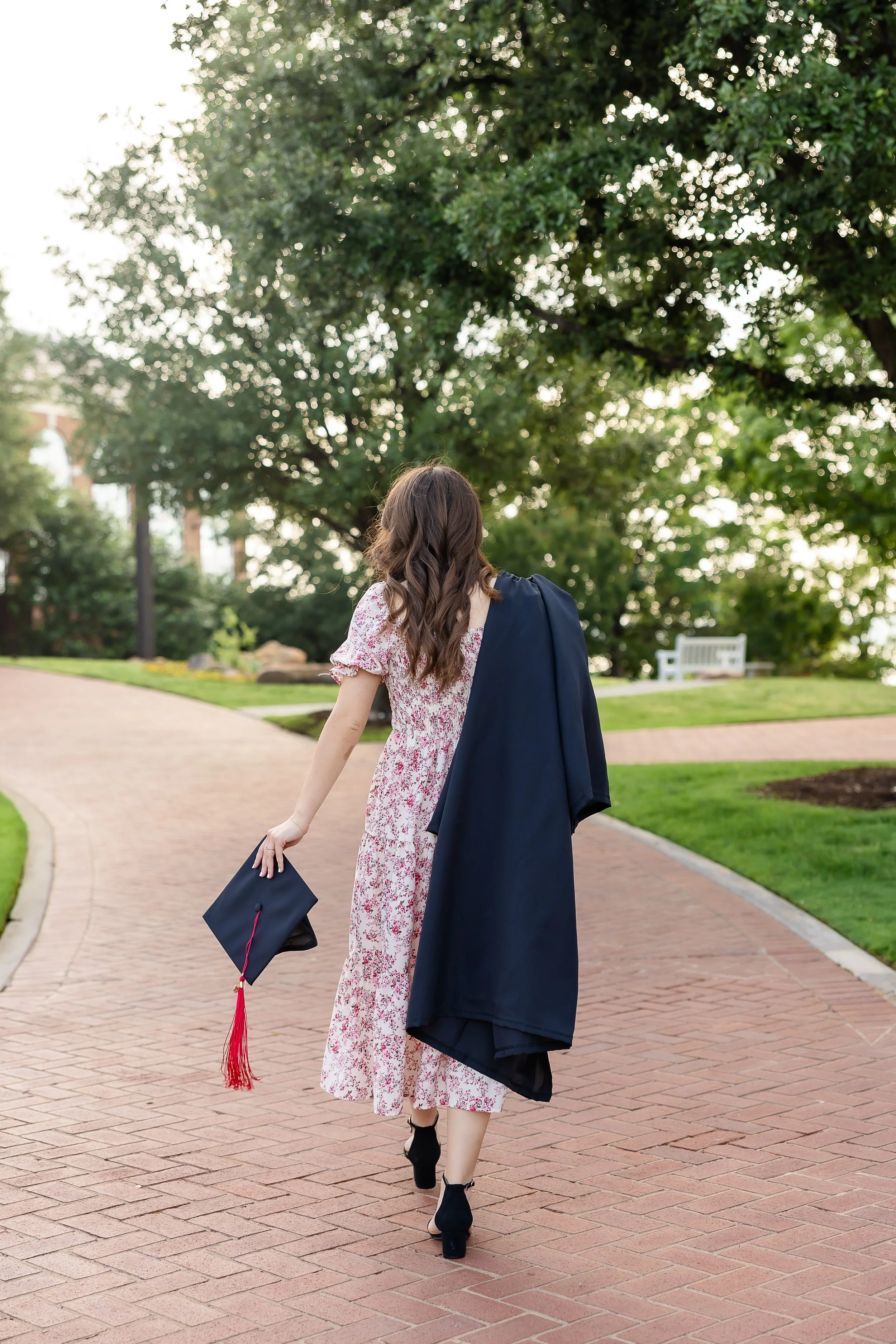 graduation-photo-ideas-to-celebrate-dallas-photographer-candid-senior-pictures