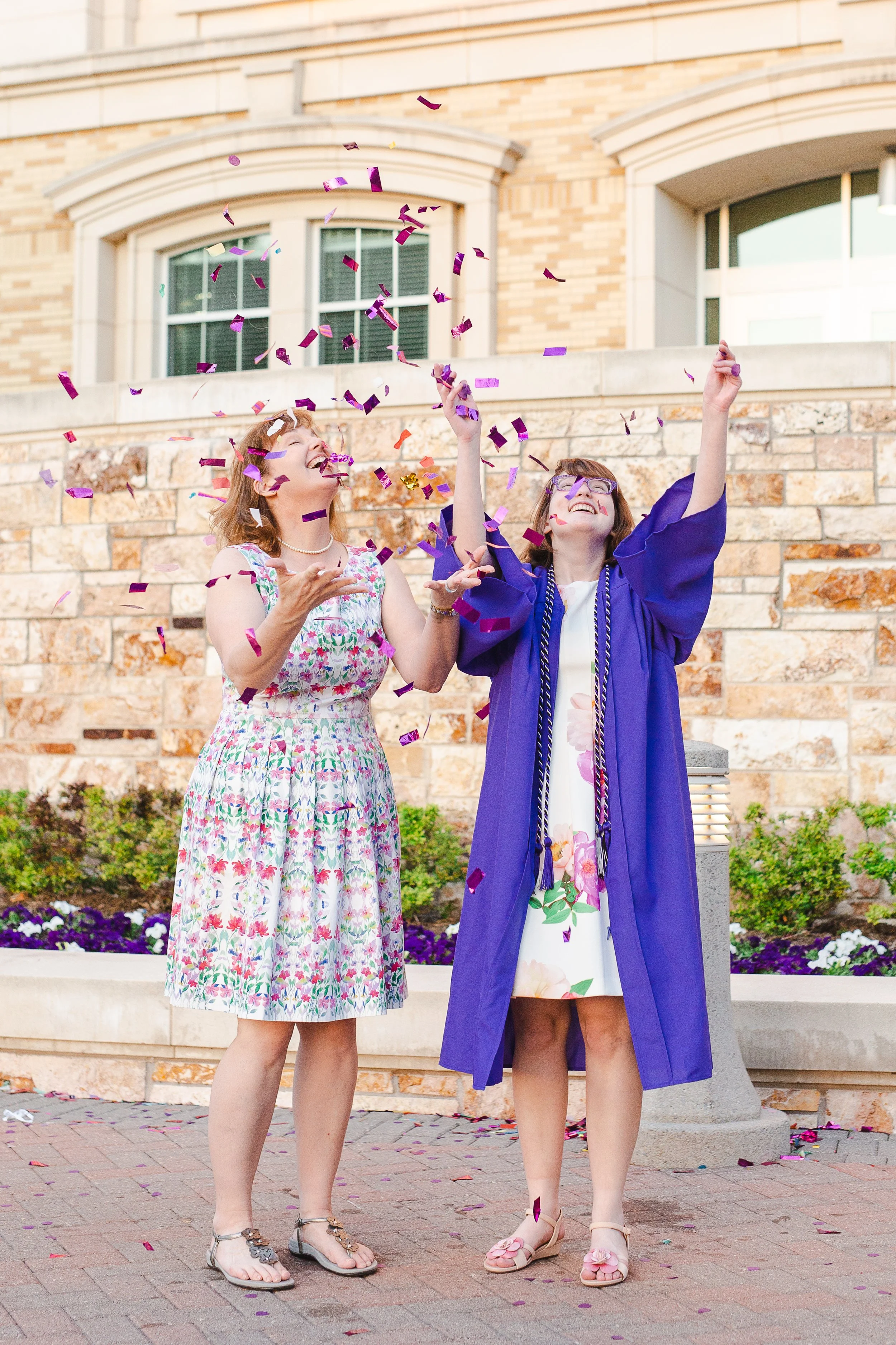 Graduation-Photo-Pose-Ideas-to-Highlight-Your-Personality-graduation-celebration
