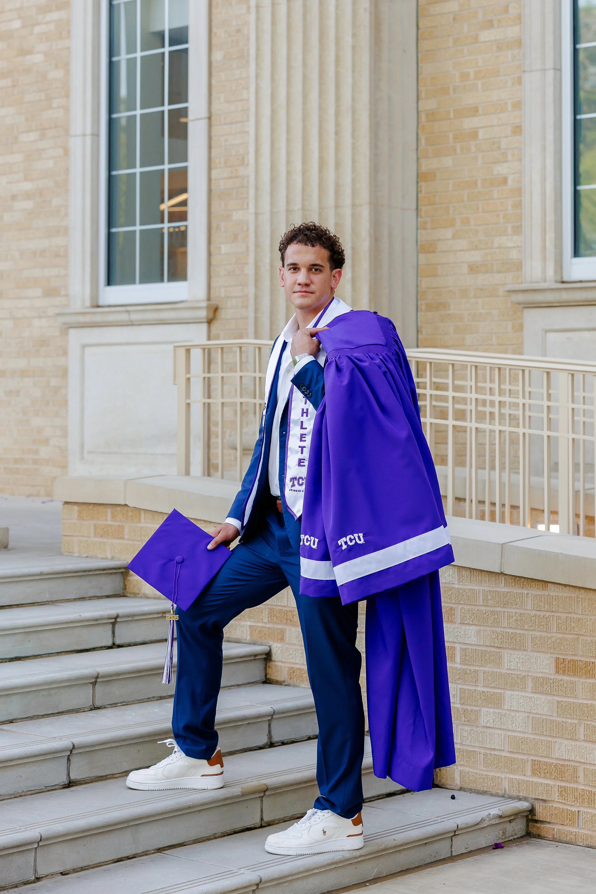 Guide-to-Dallas-Graduation-Photos-Ideas-tcu