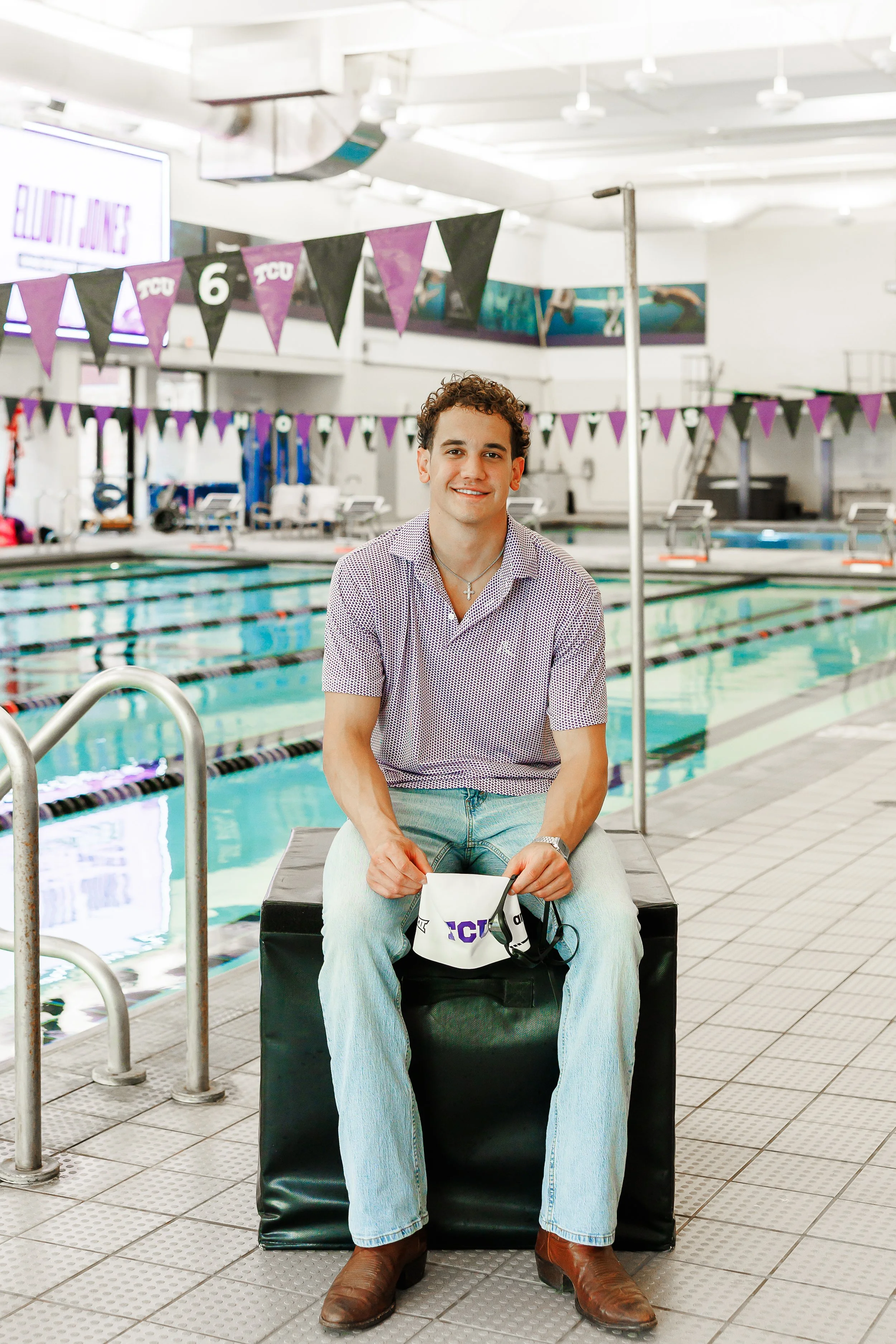 Guide-to-Dallas-Graduation-Photos-Ideas-graduate-portrait