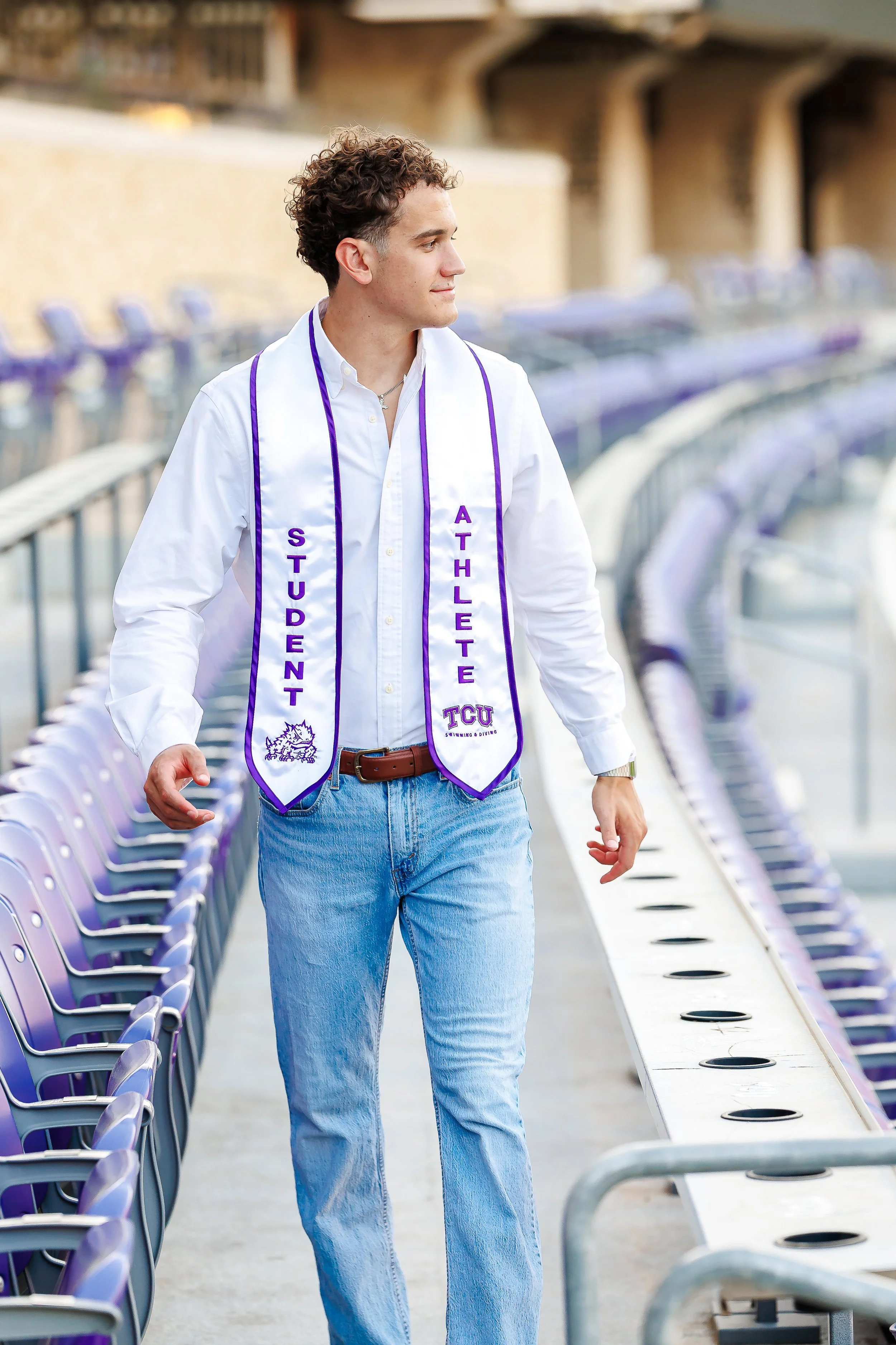Guide-to-Dallas-Graduation-Photos-Ideas-candid-grad-candid