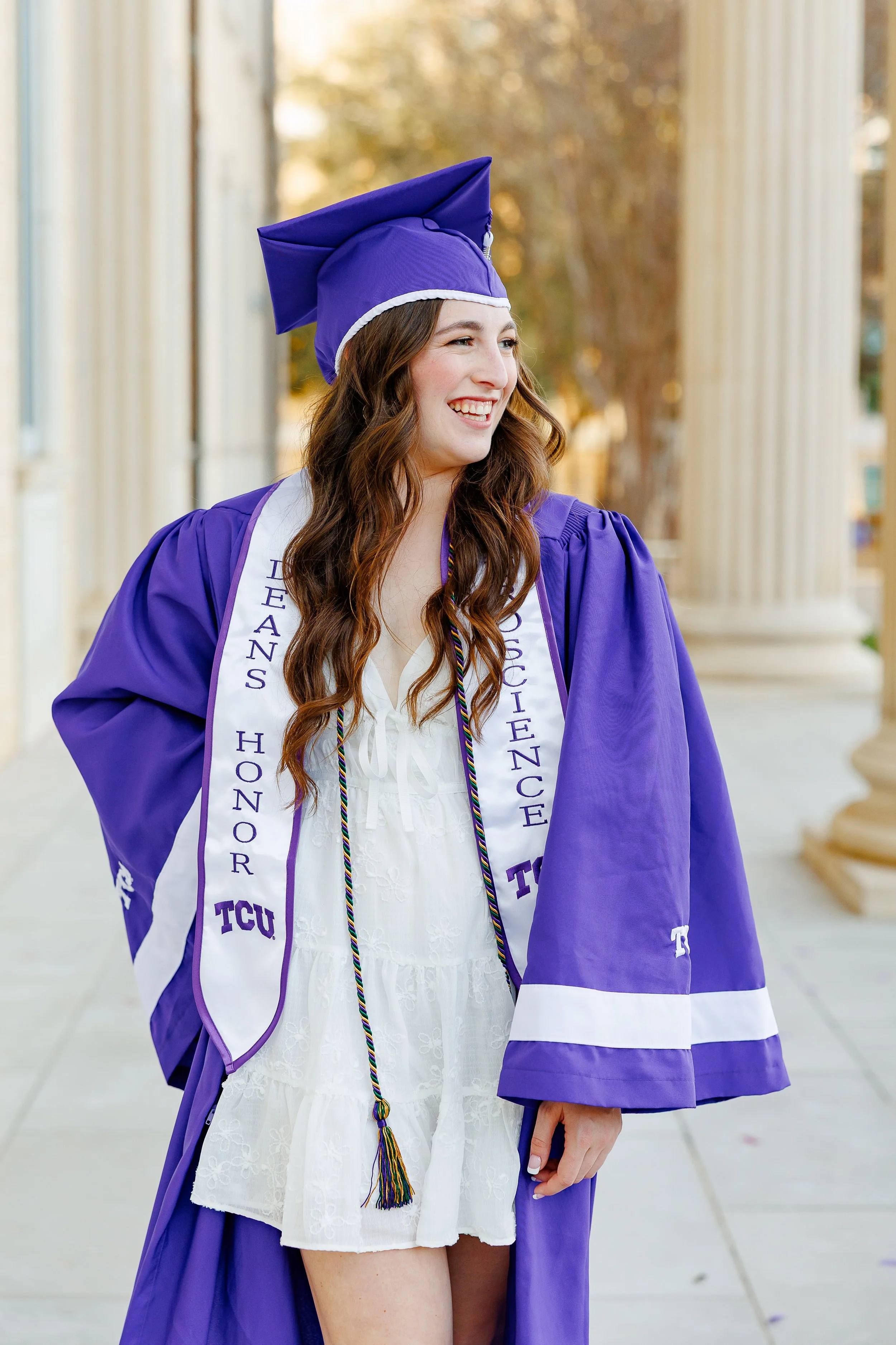 Ideas-for-Grad-Photos-at-Texas-Christian-University-dallas-graduation-photographer