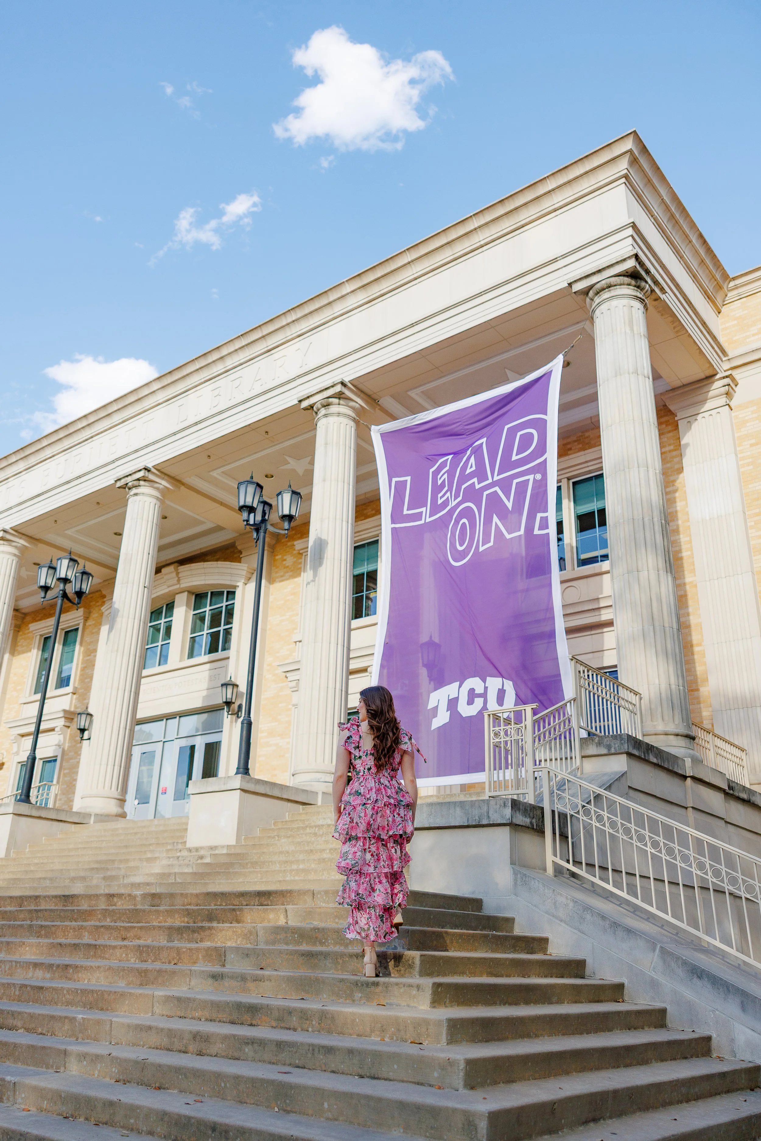 Ideas-for-Grad-Photos-at-Texas-Christian-University-dallas-photographer