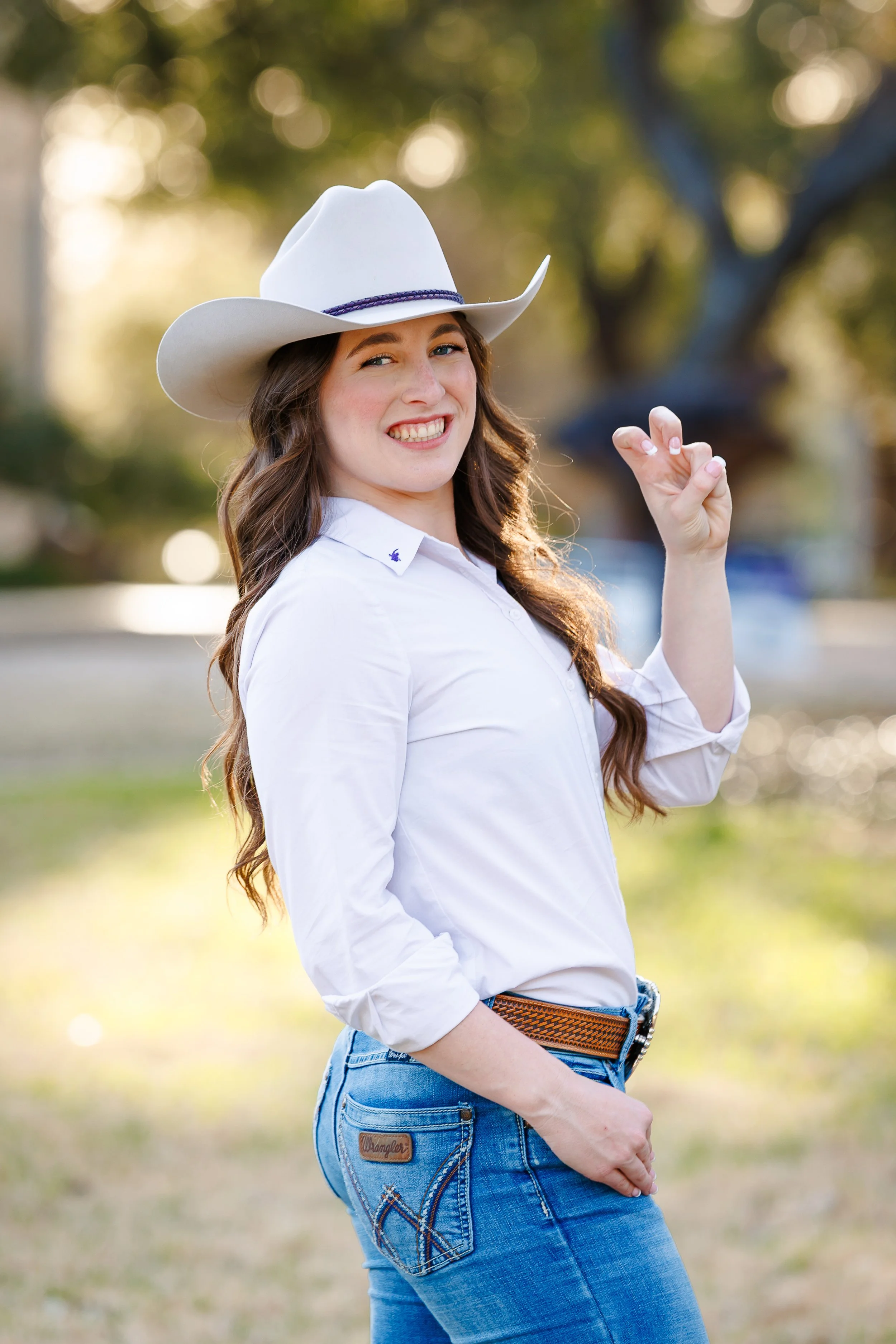 Ideas-for-Grad-Photos-at-Texas-Christian-University-senior-photos